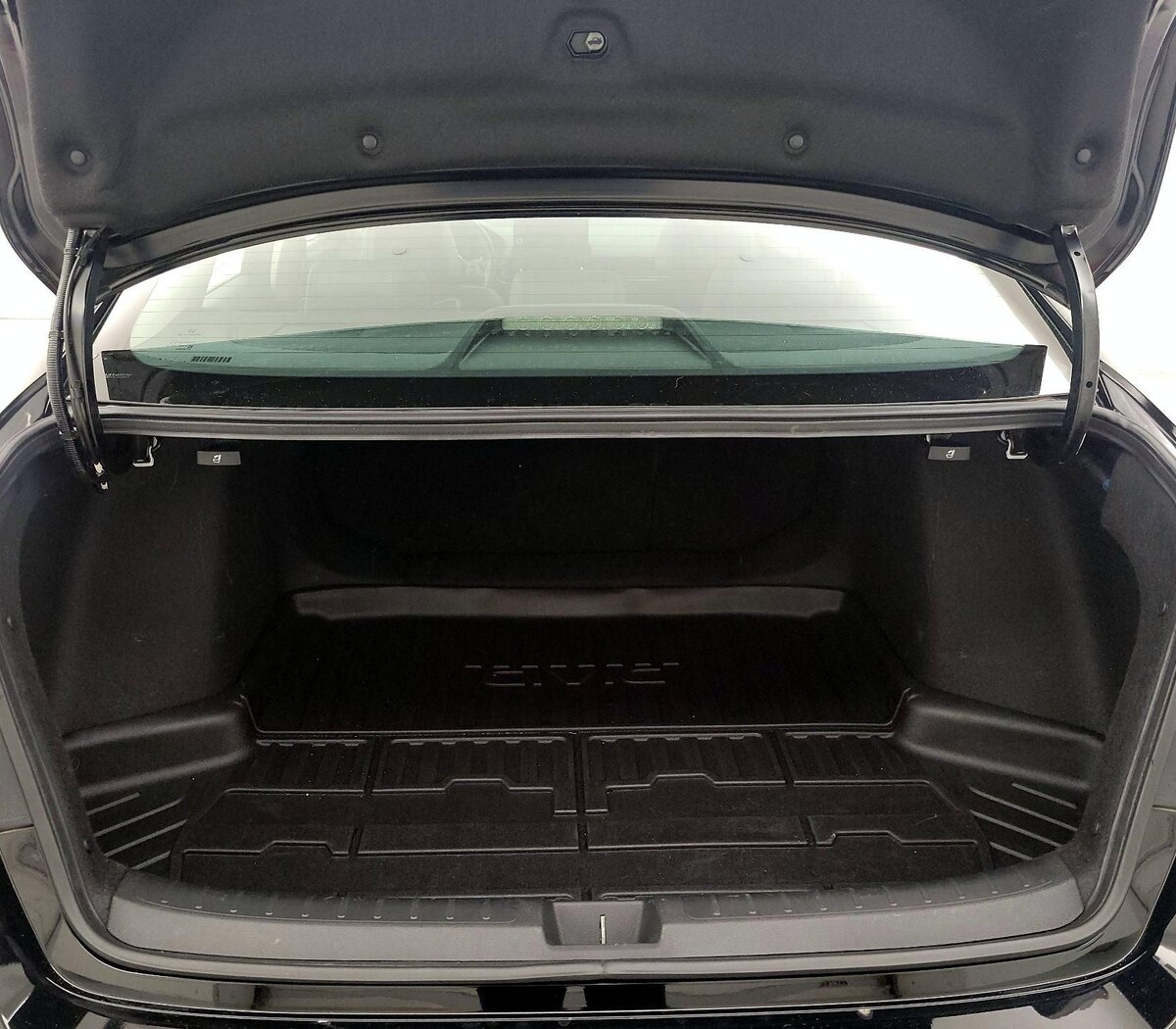 Trunk/Cargo (Seats Up)