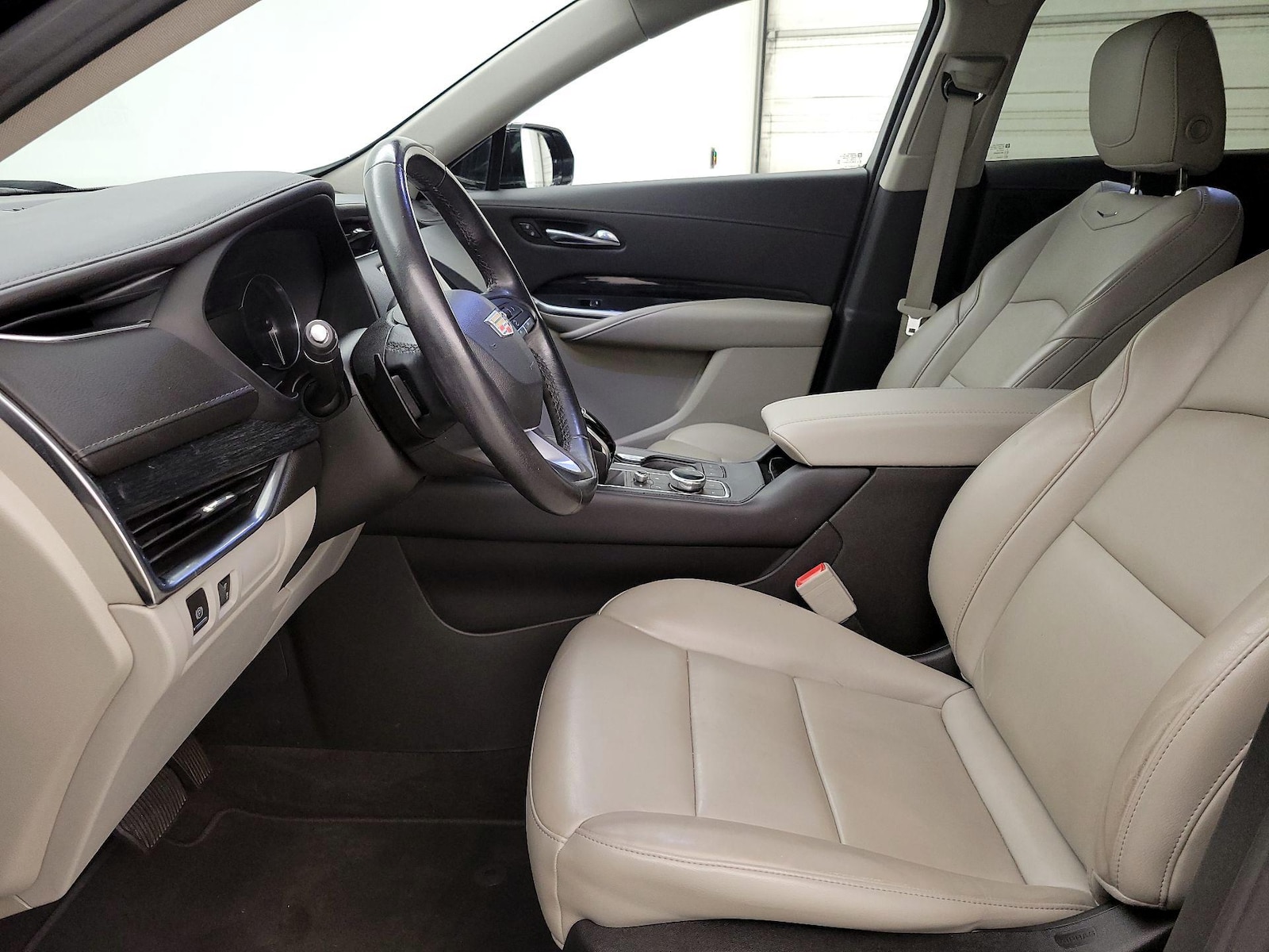 Power Seat(s) & Leather Seats