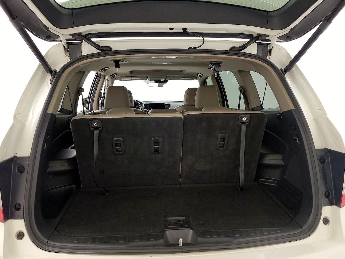 Trunk/Cargo (Seats Up)