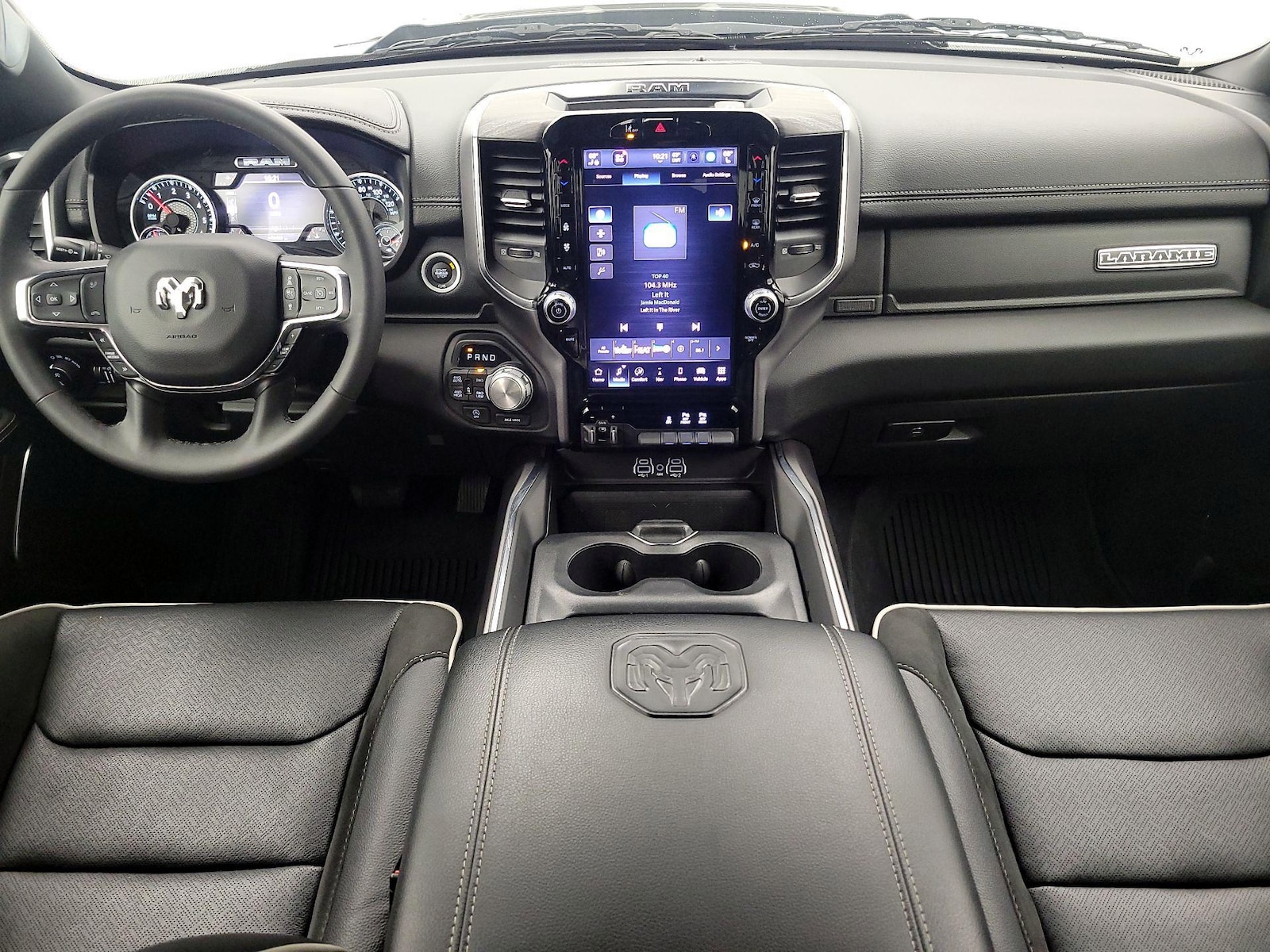 Apple CarPlay® & Android Auto™