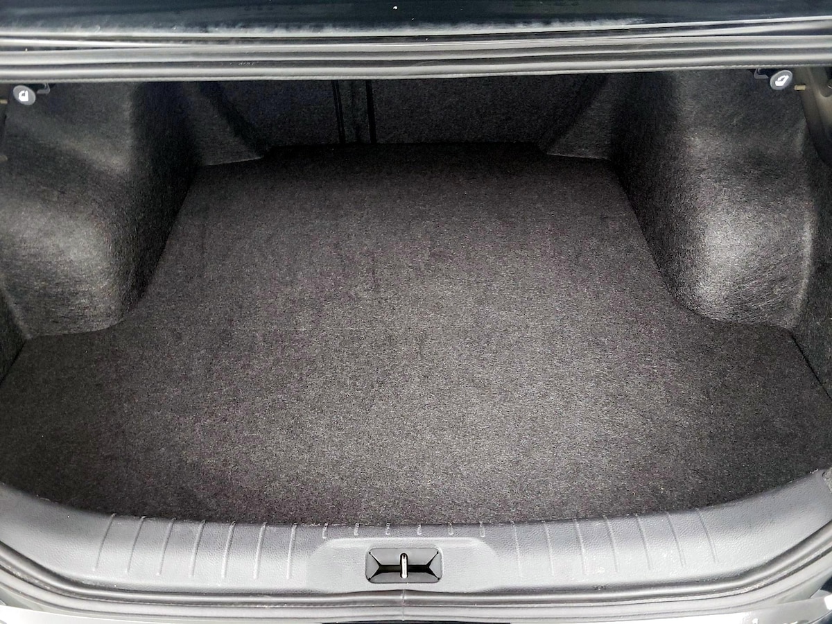 Trunk/Cargo (Seats Up)
