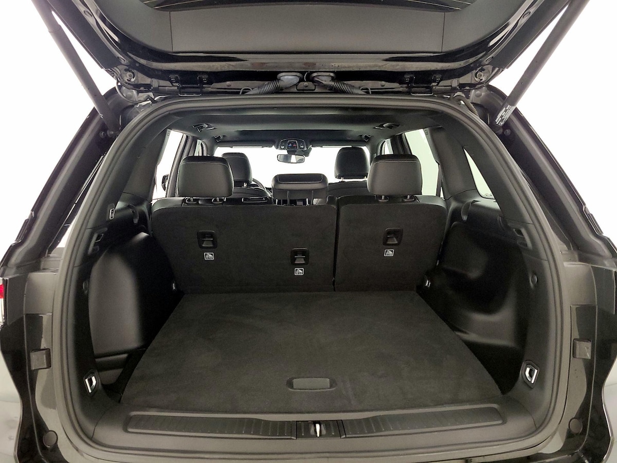 Trunk/Cargo (Seats Up)