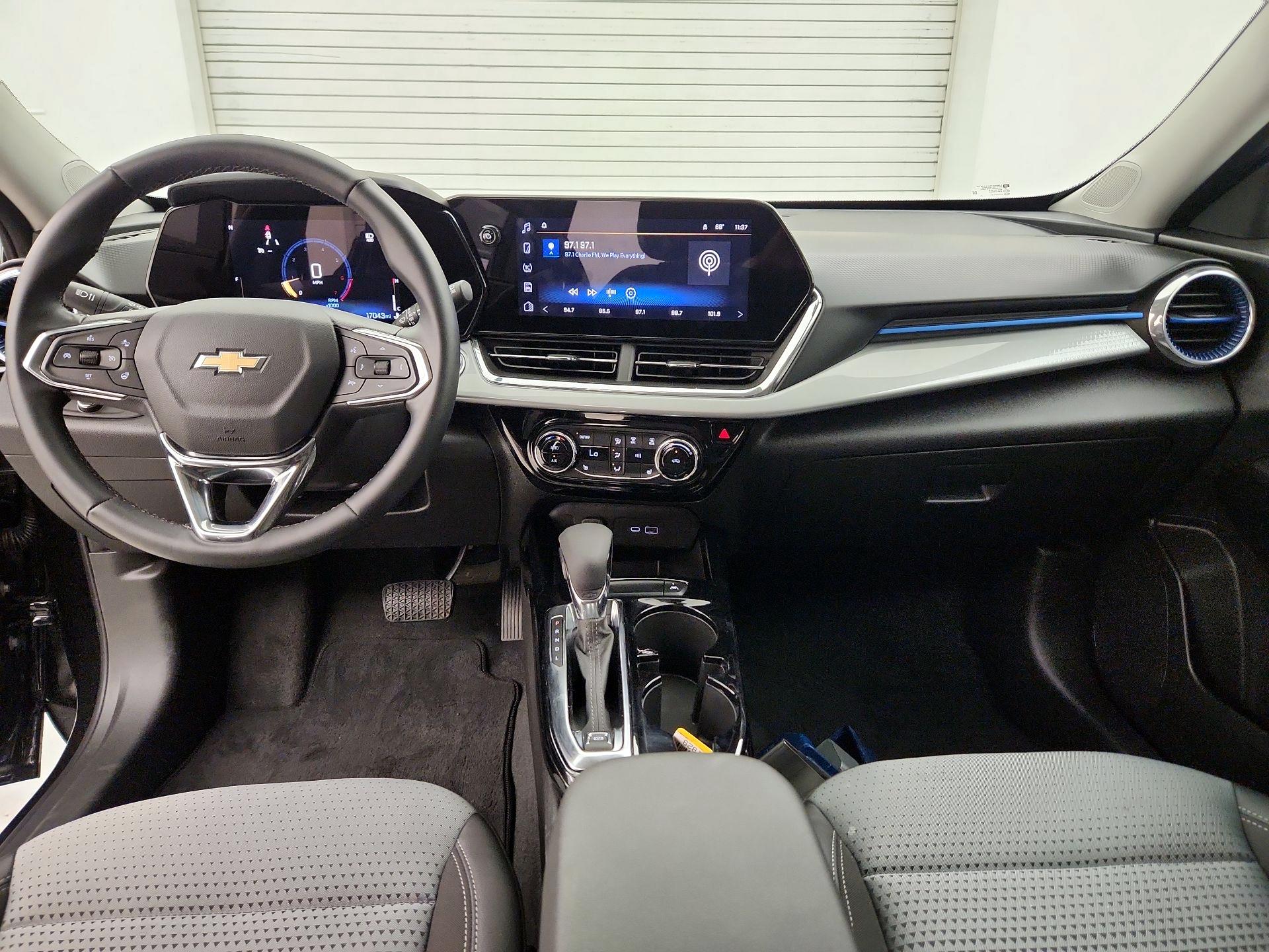 Thumbnail: 2025 Chevrolet Trax - 9