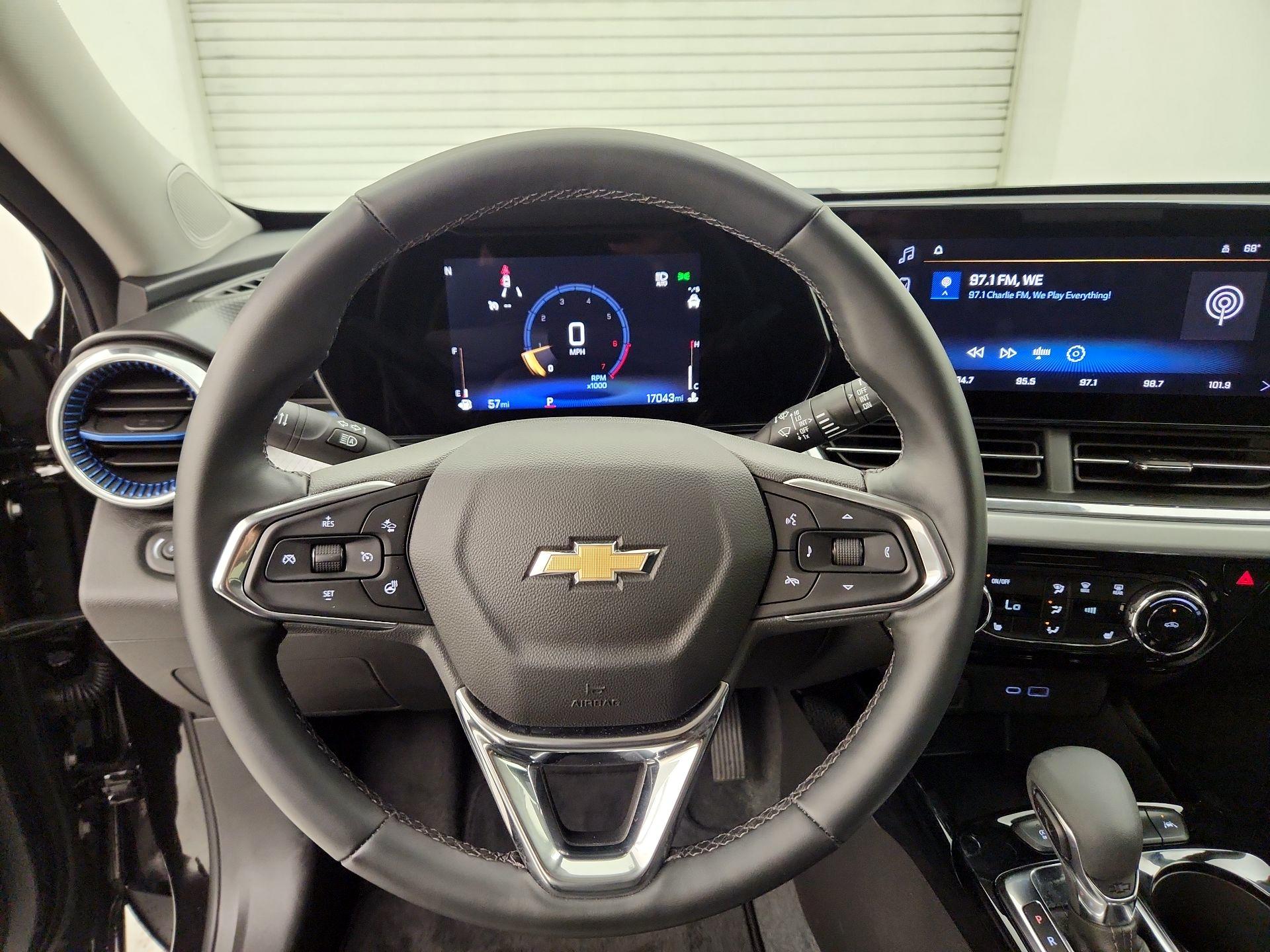 Thumbnail: 2025 Chevrolet Trax - 10