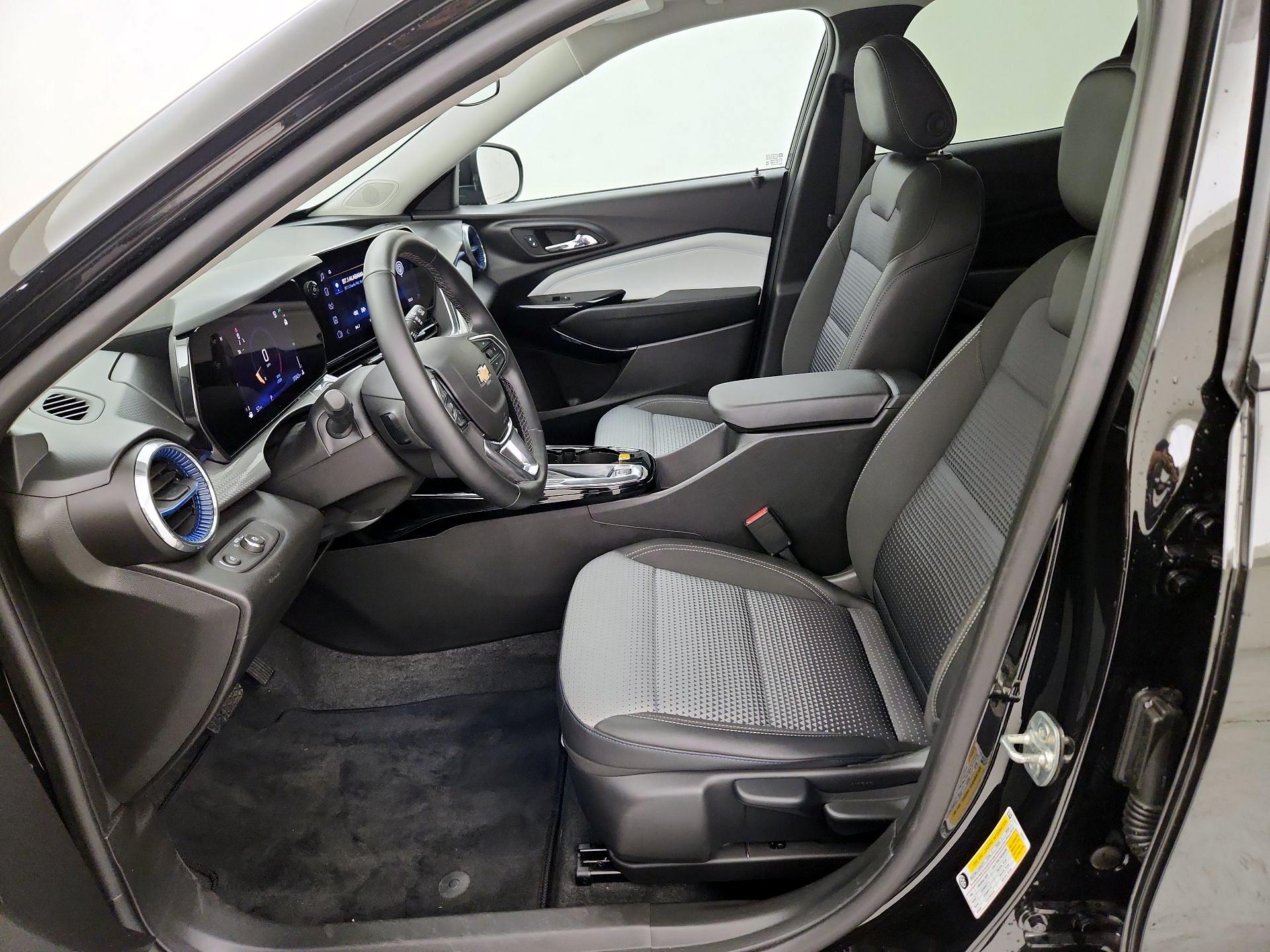 Thumbnail: 2025 Chevrolet Trax - 11