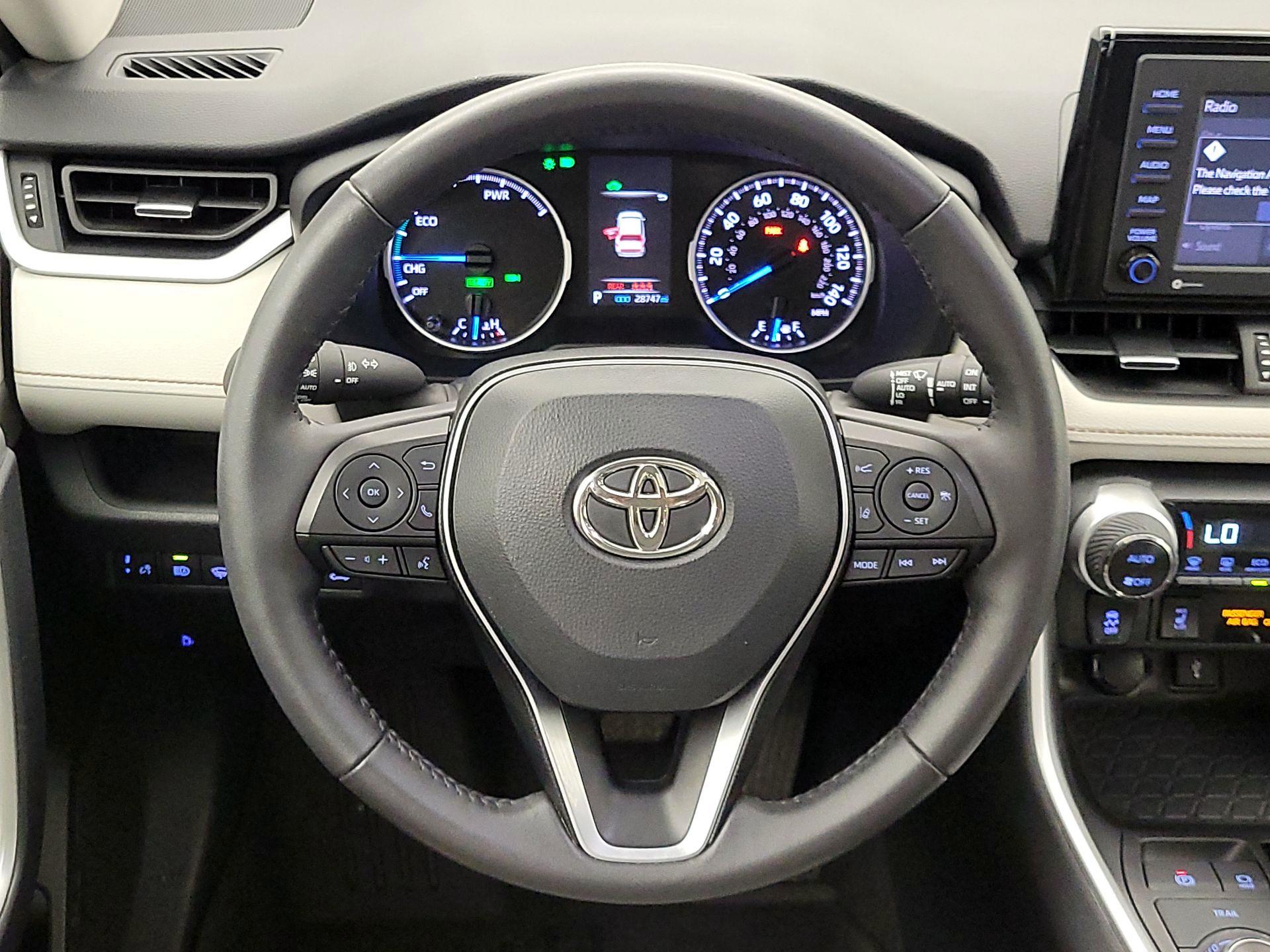 Thumbnail: 2022 Toyota RAV4 - 10