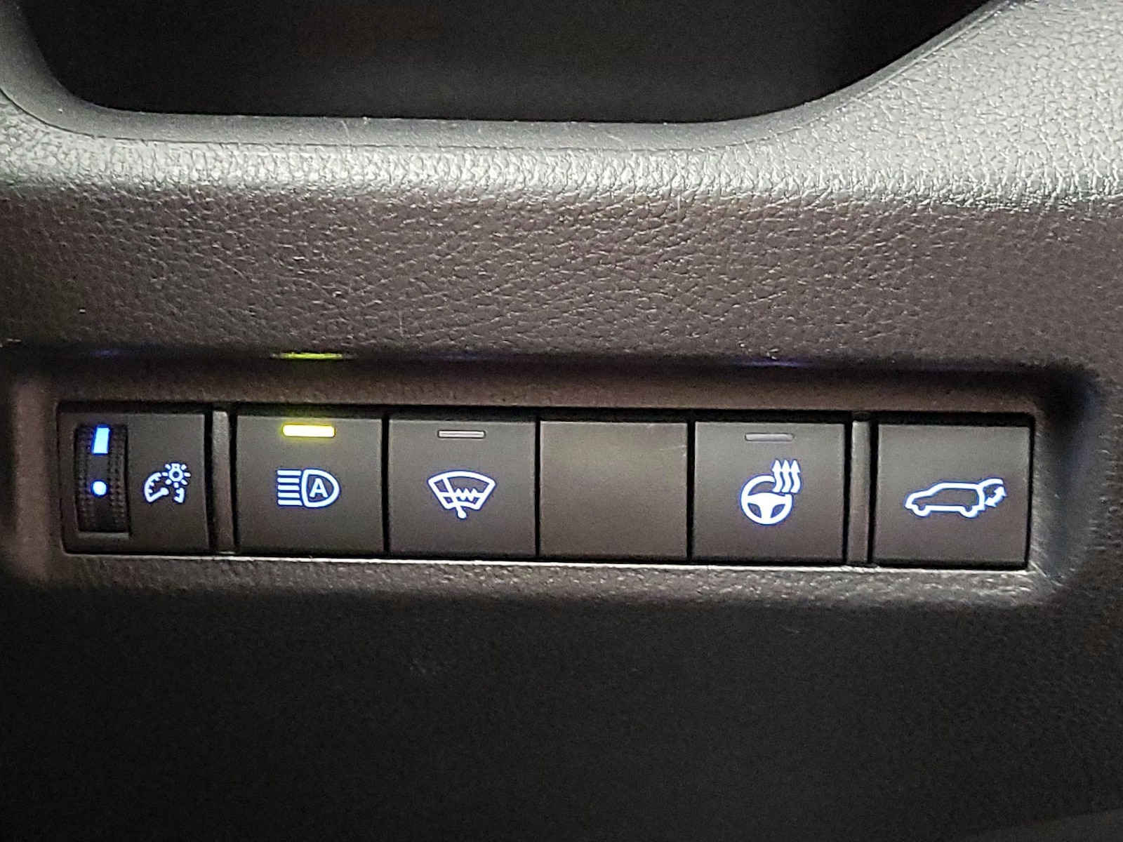 2022 Toyota RAV4 XLE Premium - Photo 14
