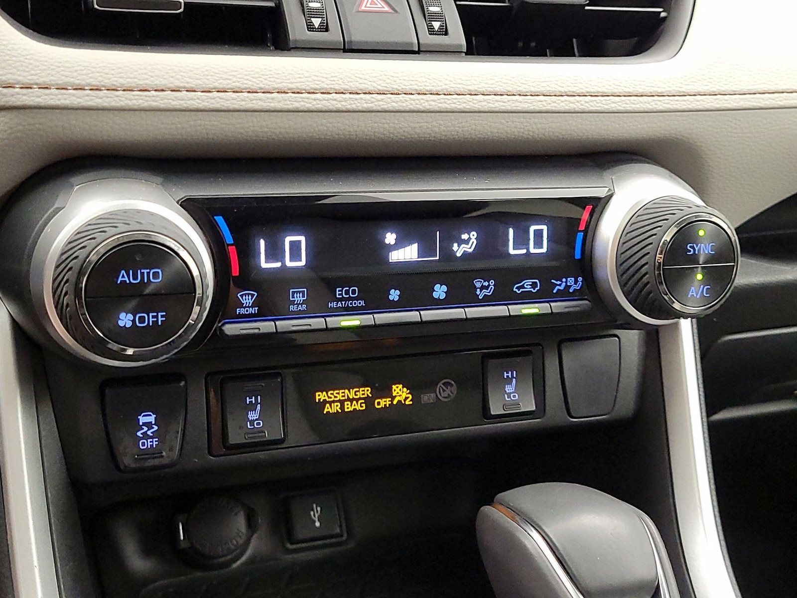 2022 Toyota RAV4 XLE Premium - Photo 18