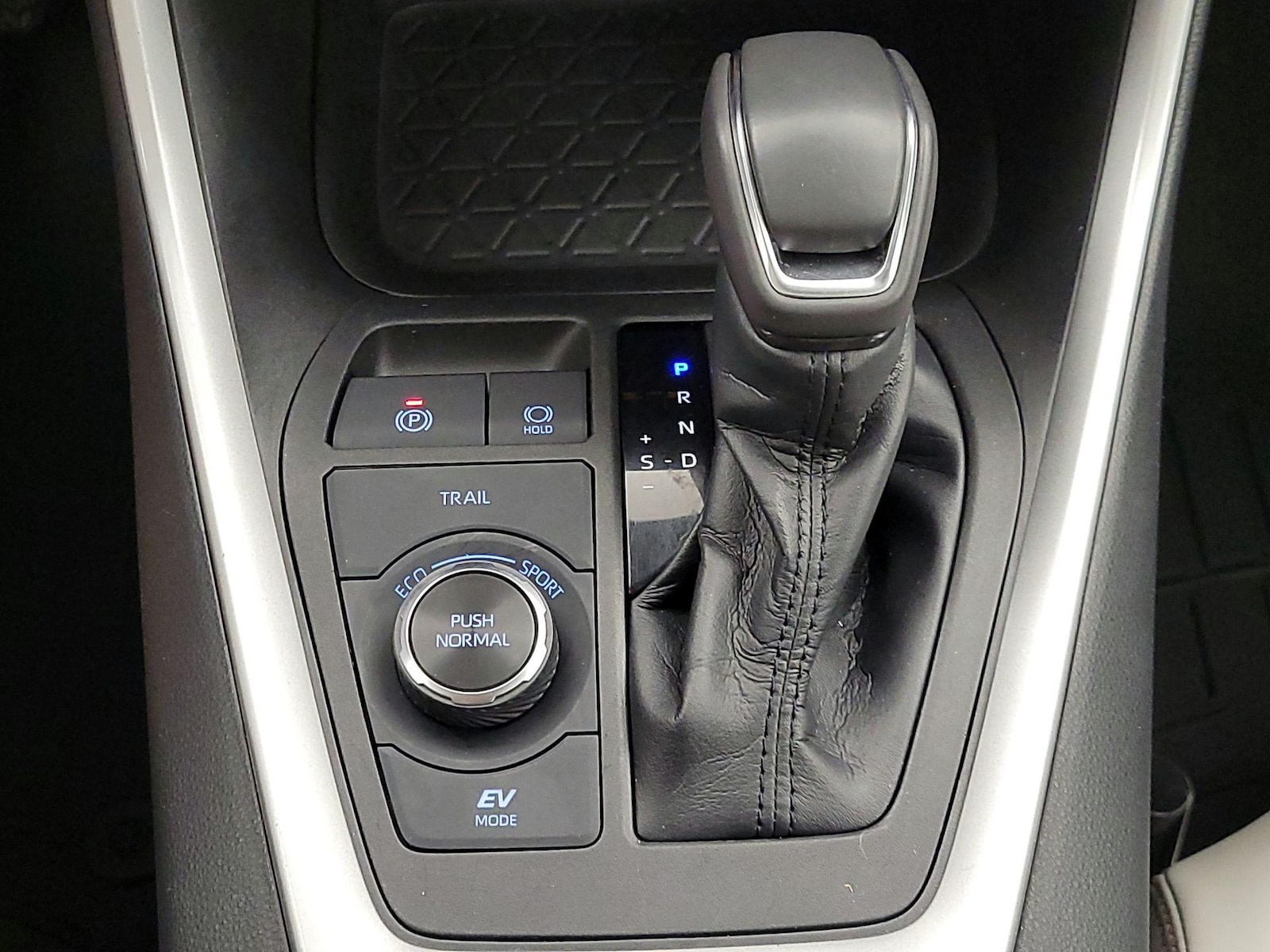 2022 Toyota RAV4 XLE Premium - Photo 19