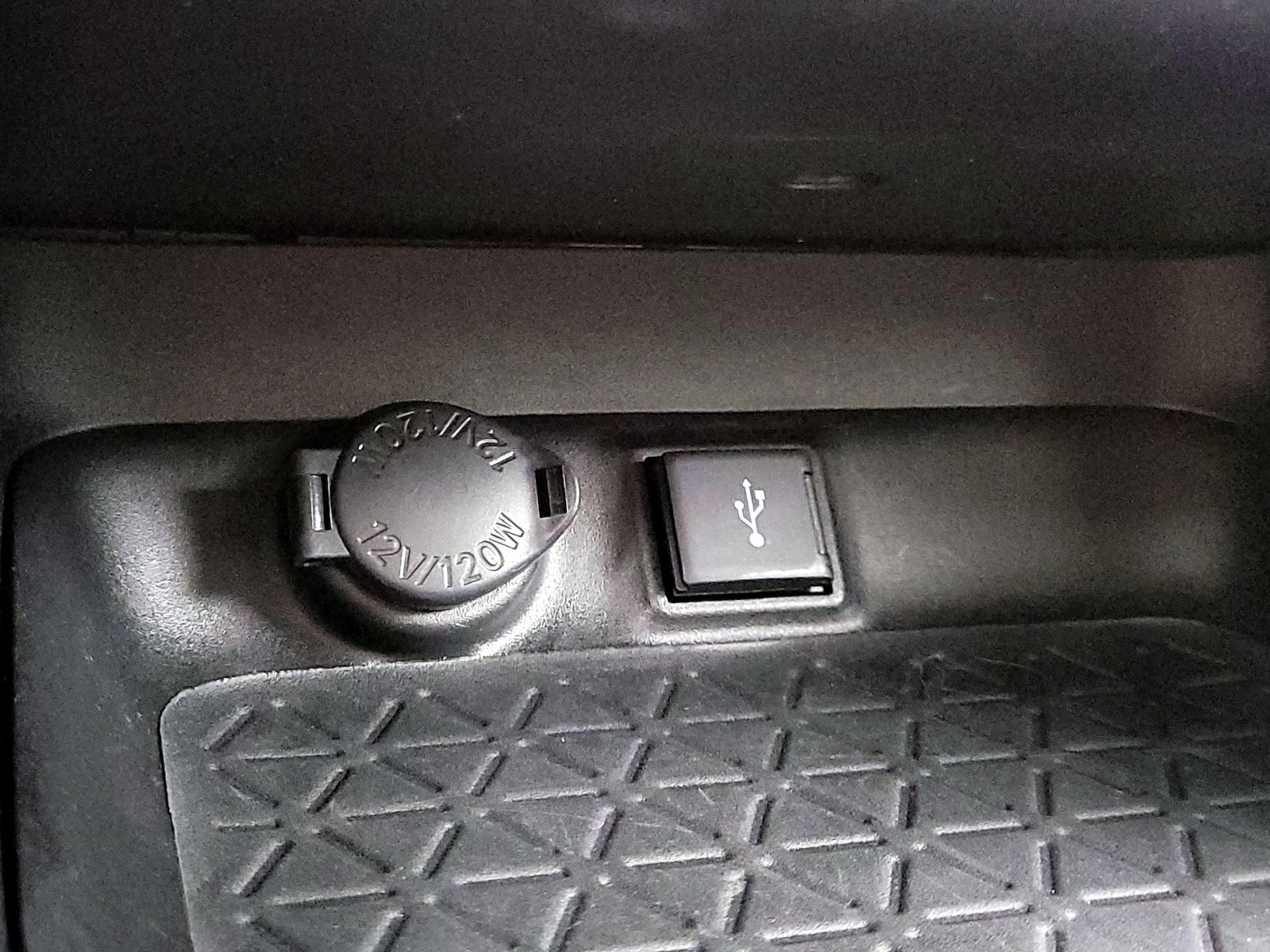 2022 Toyota RAV4 XLE Premium - Photo 20