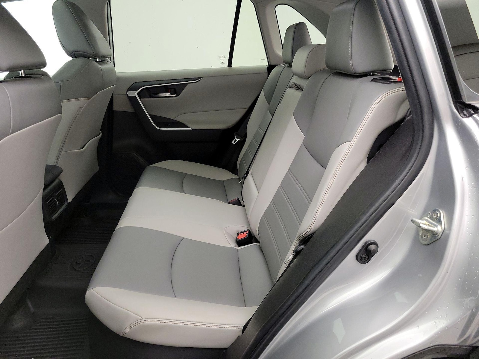 2022 Toyota RAV4 XLE Premium - Photo 22