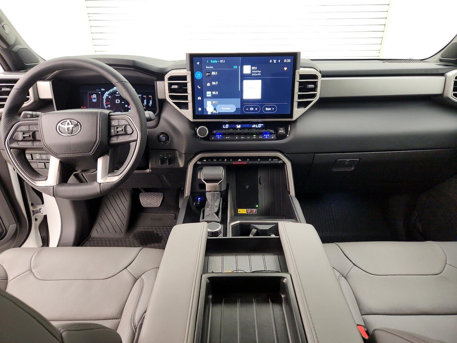 2026 Toyota Tundra Limited - Photo 10