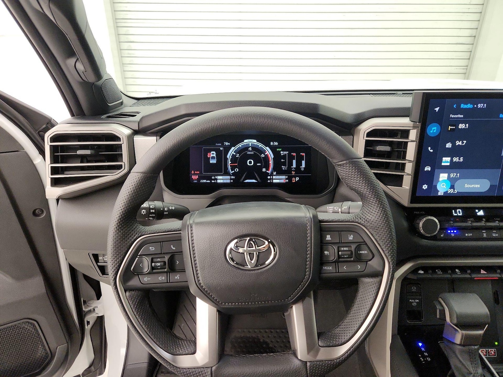 2026 Toyota Tundra Limited - Photo 11