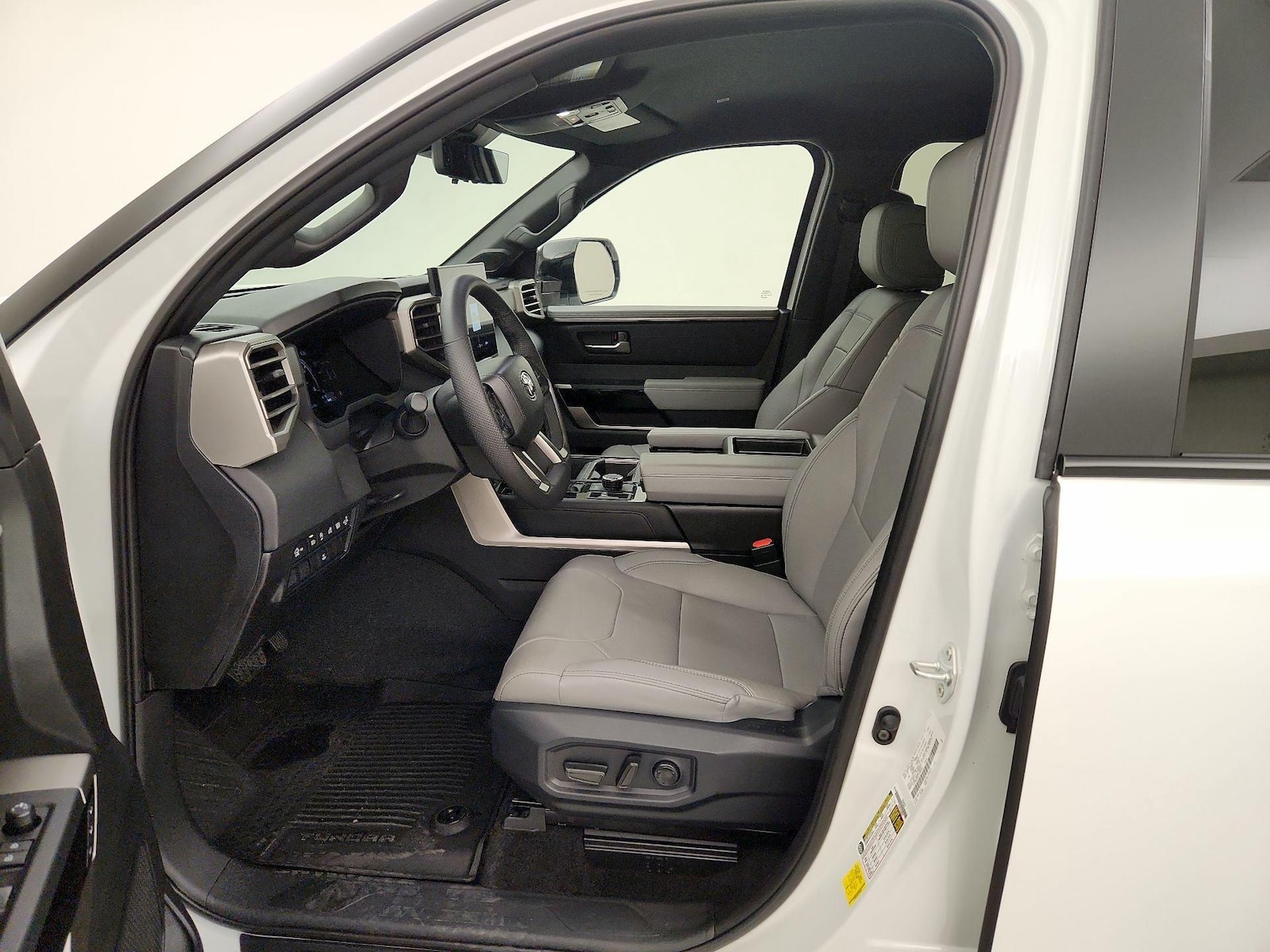2026 Toyota Tundra Limited - Photo 12