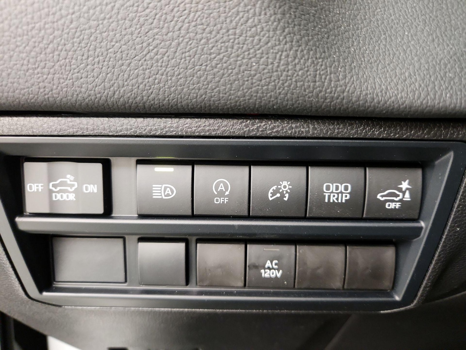 2026 Toyota Tundra Limited - Photo 14