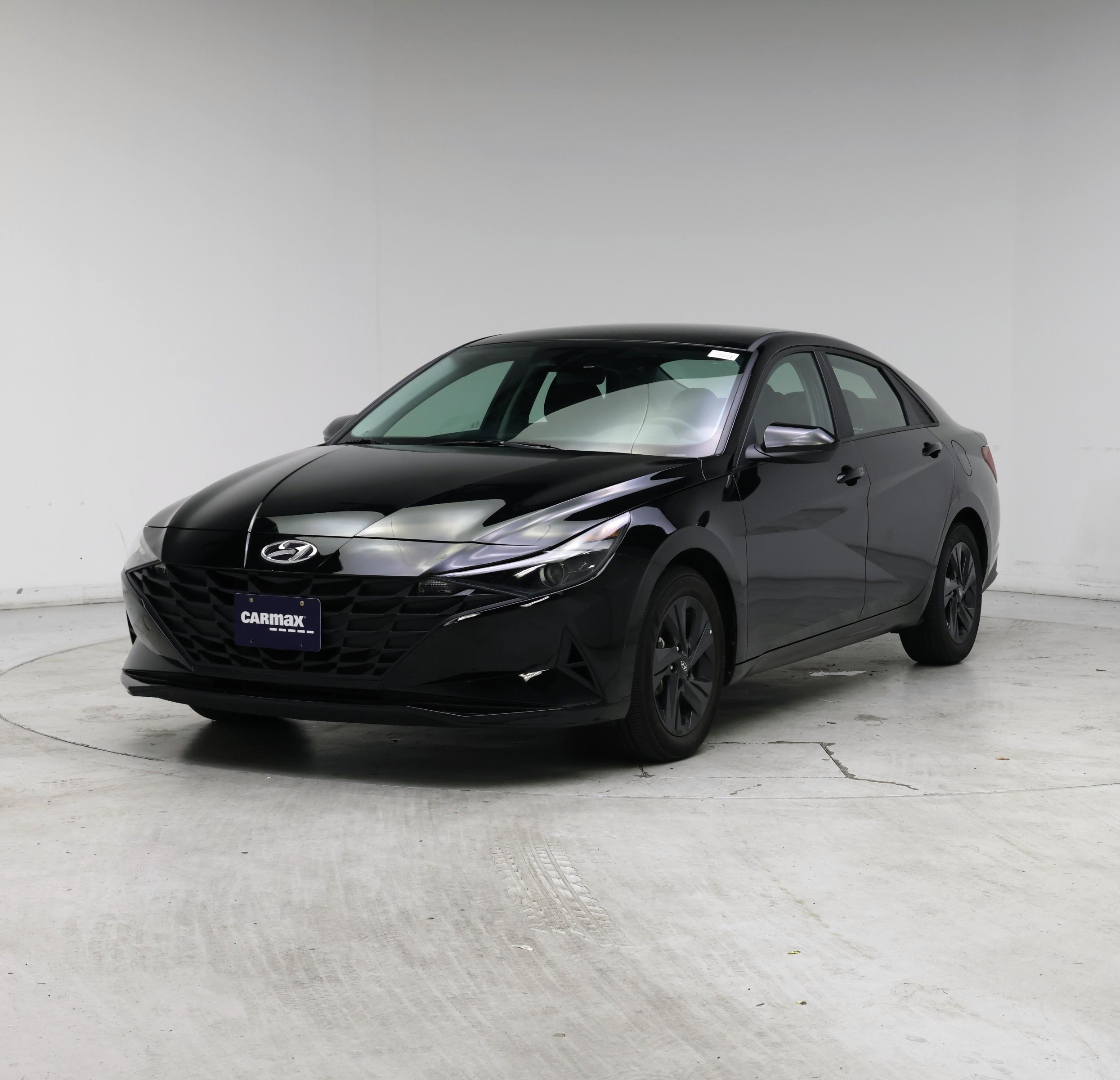 Thumbnail: 2023 Hyundai Elantra - 4