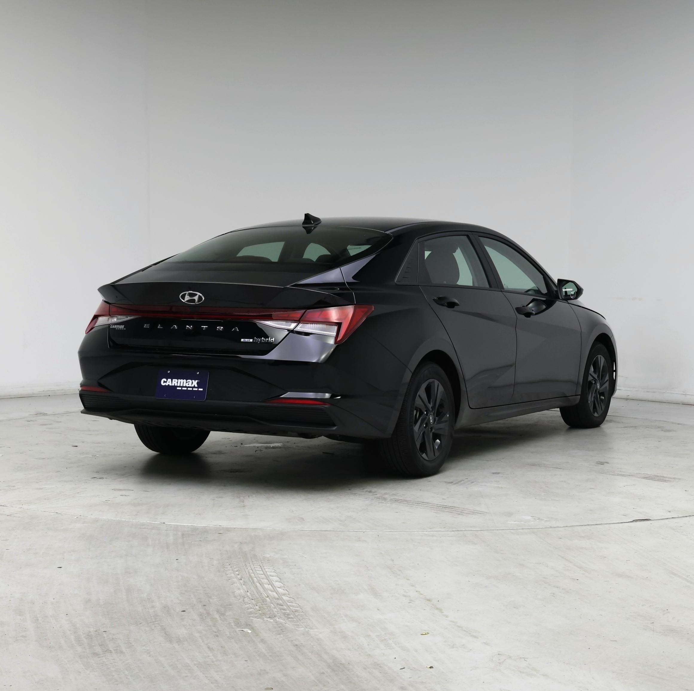 Thumbnail: 2023 Hyundai Elantra - 8