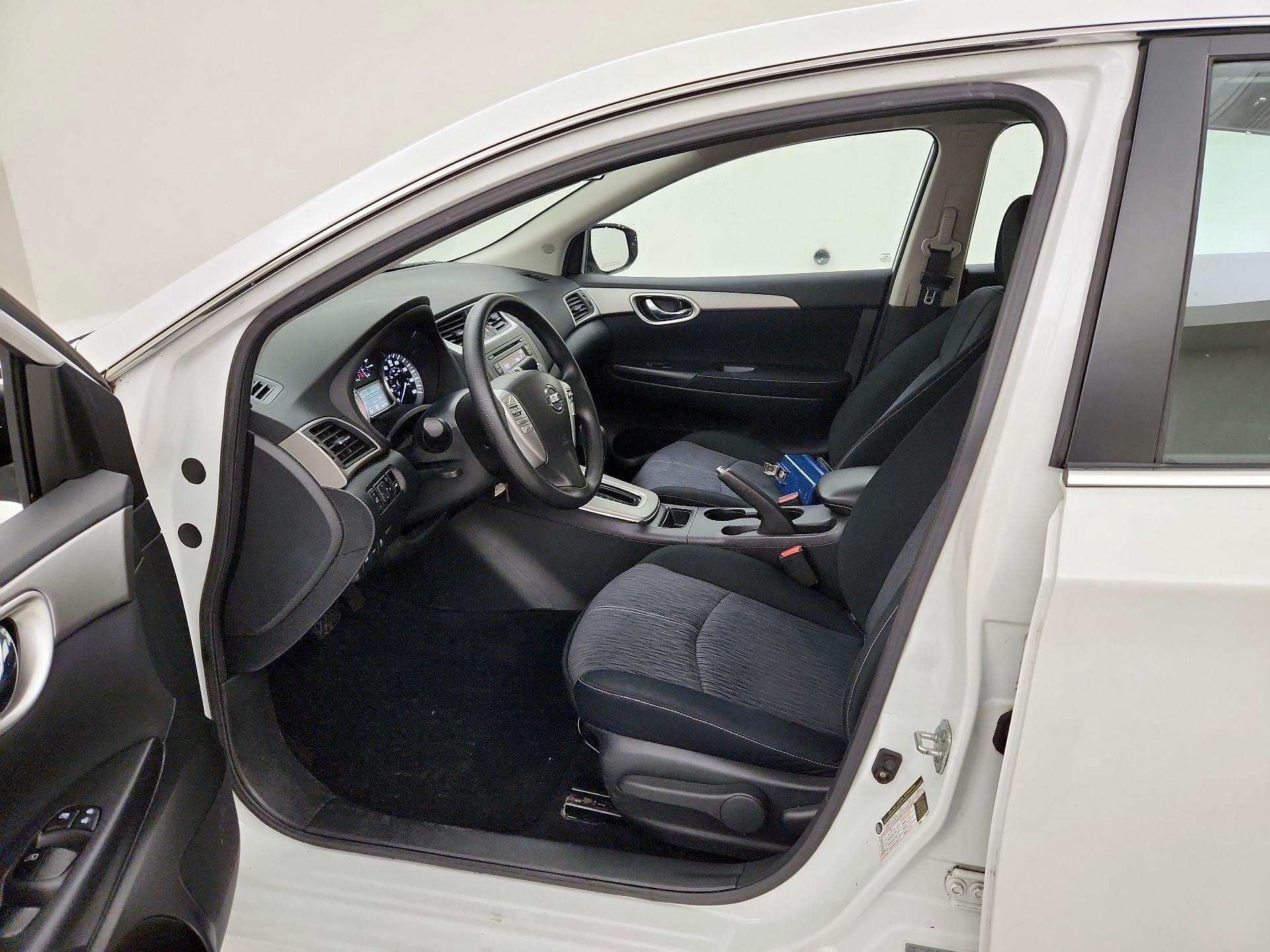 Thumbnail: 2014 Nissan Sentra - 11