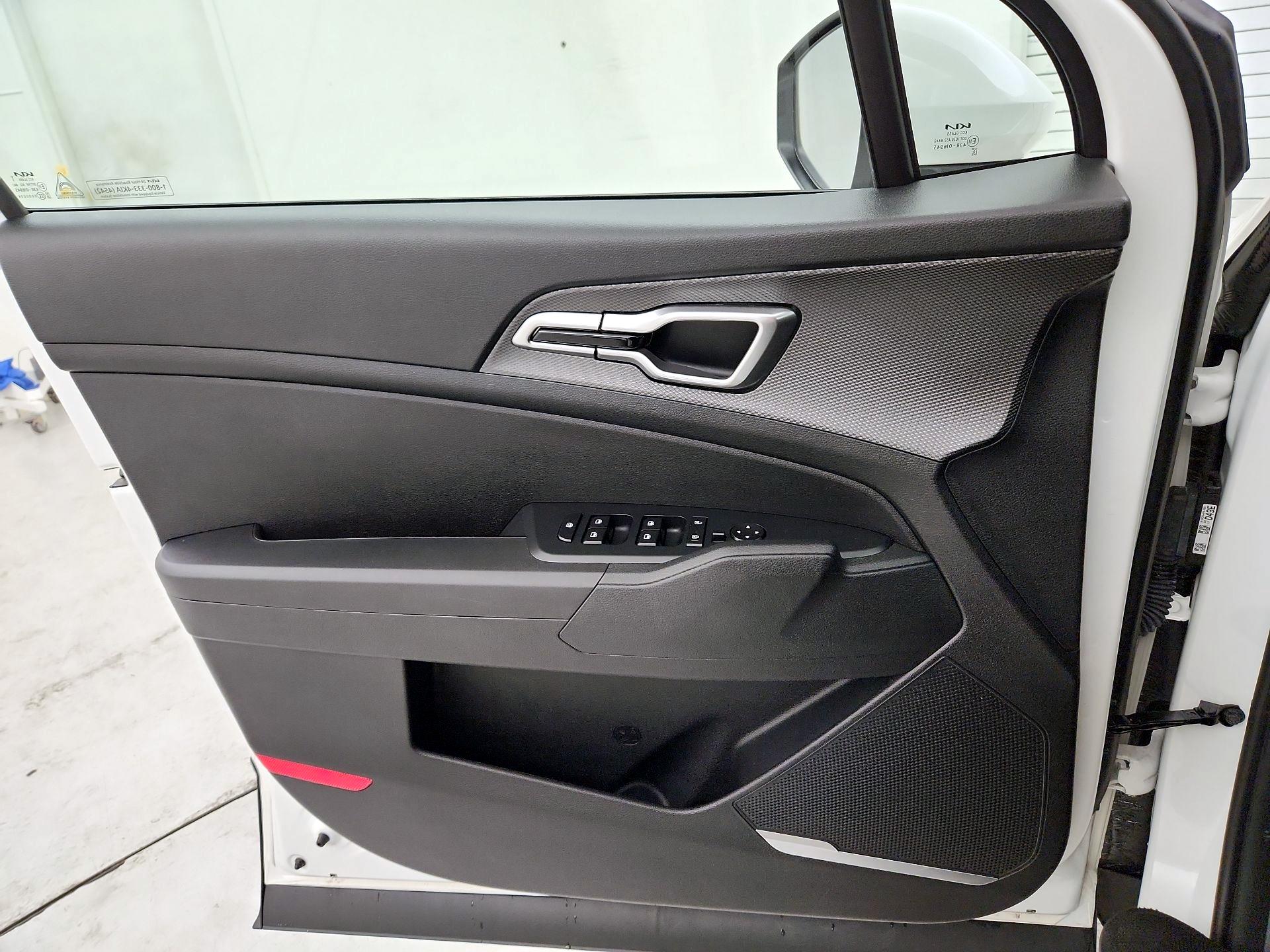 Thumbnail: 2025 Kia Sportage - 12