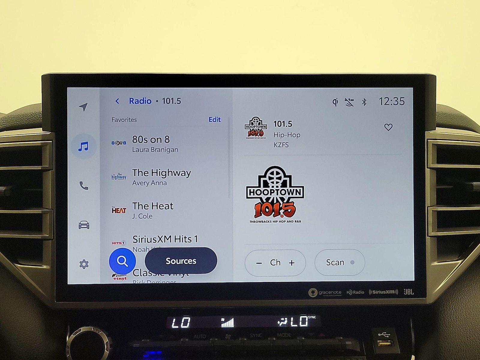 2022 Toyota Tundra Limited - Photo 17