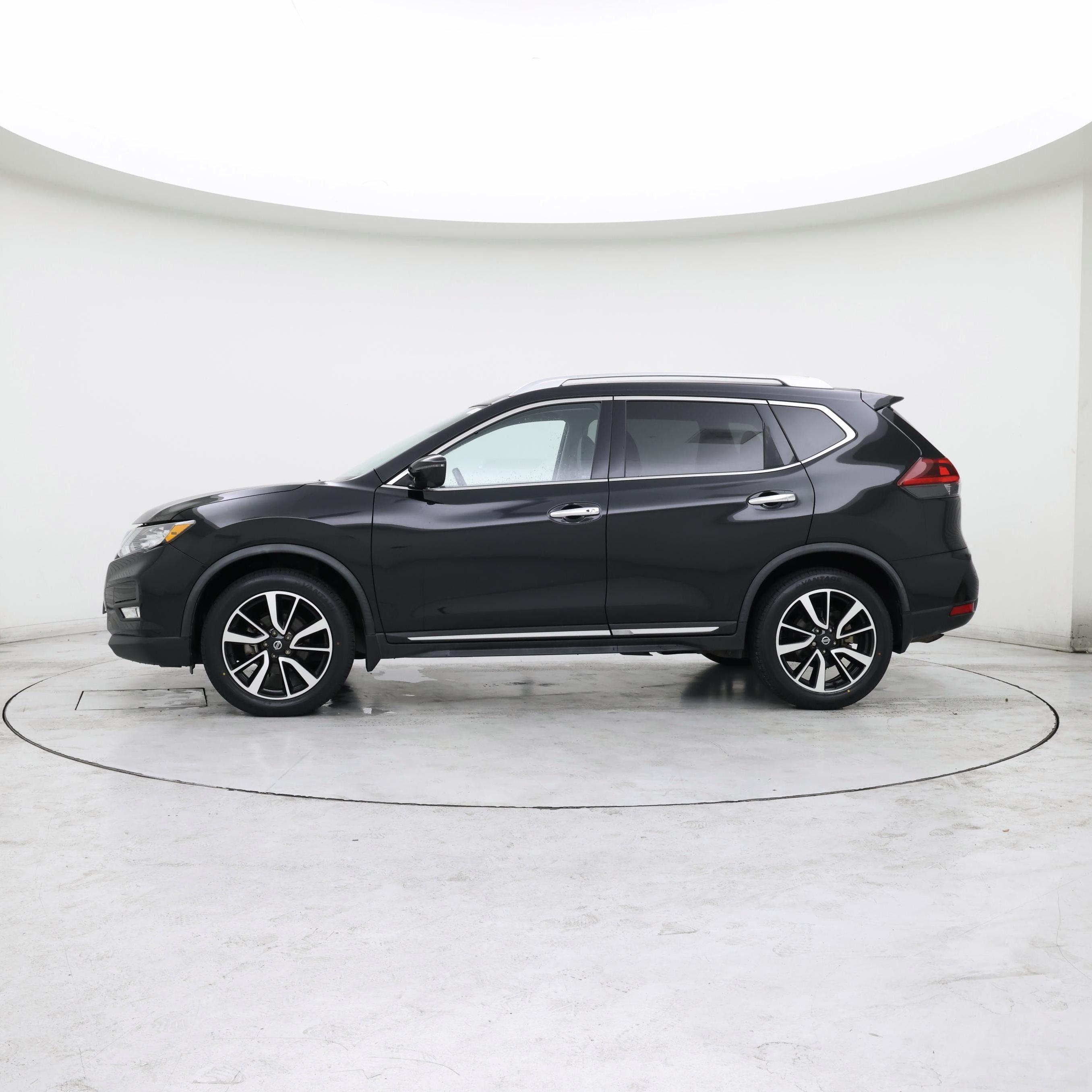 Thumbnail: 2018 Nissan Rogue - 3