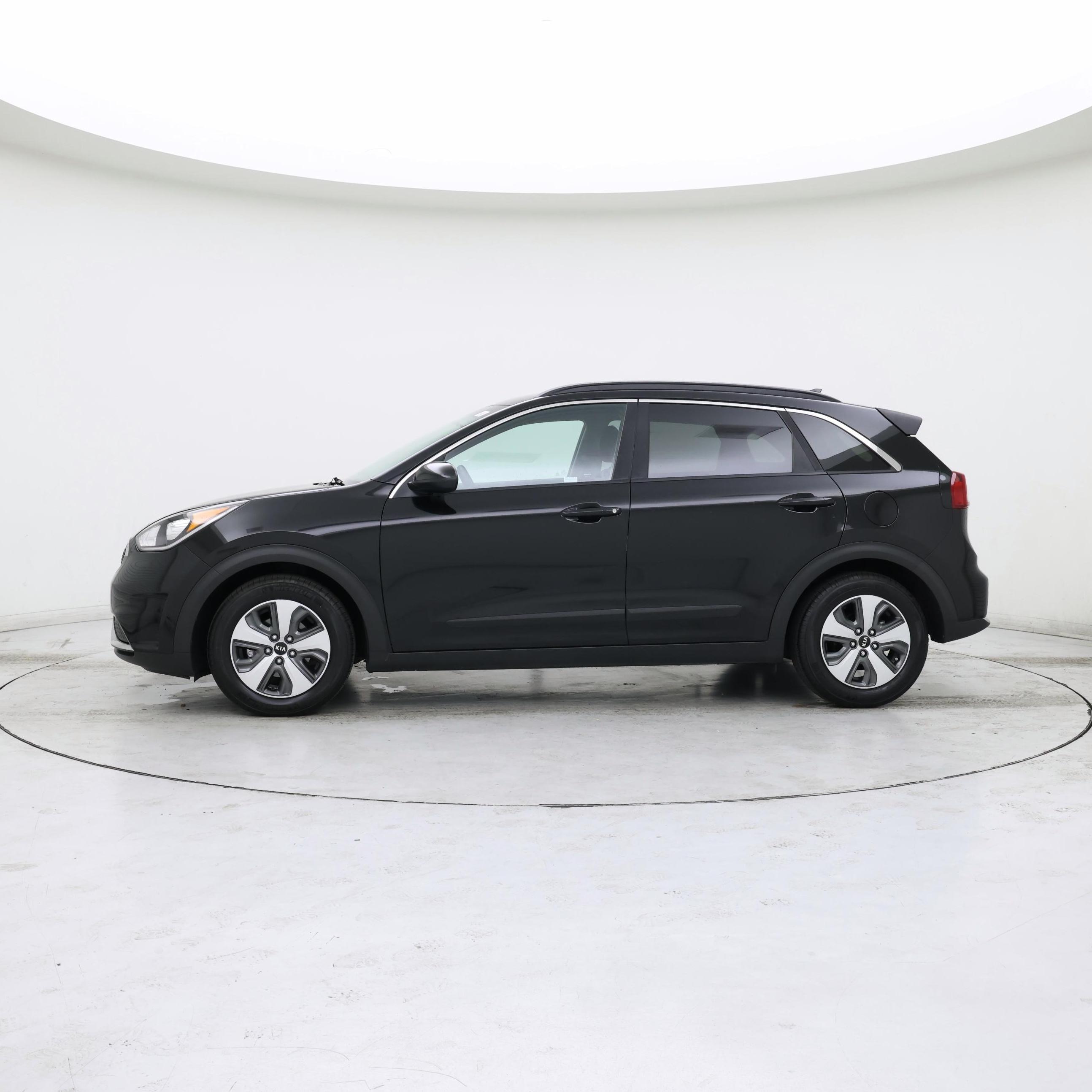 Thumbnail: 2018 Kia Niro - 3