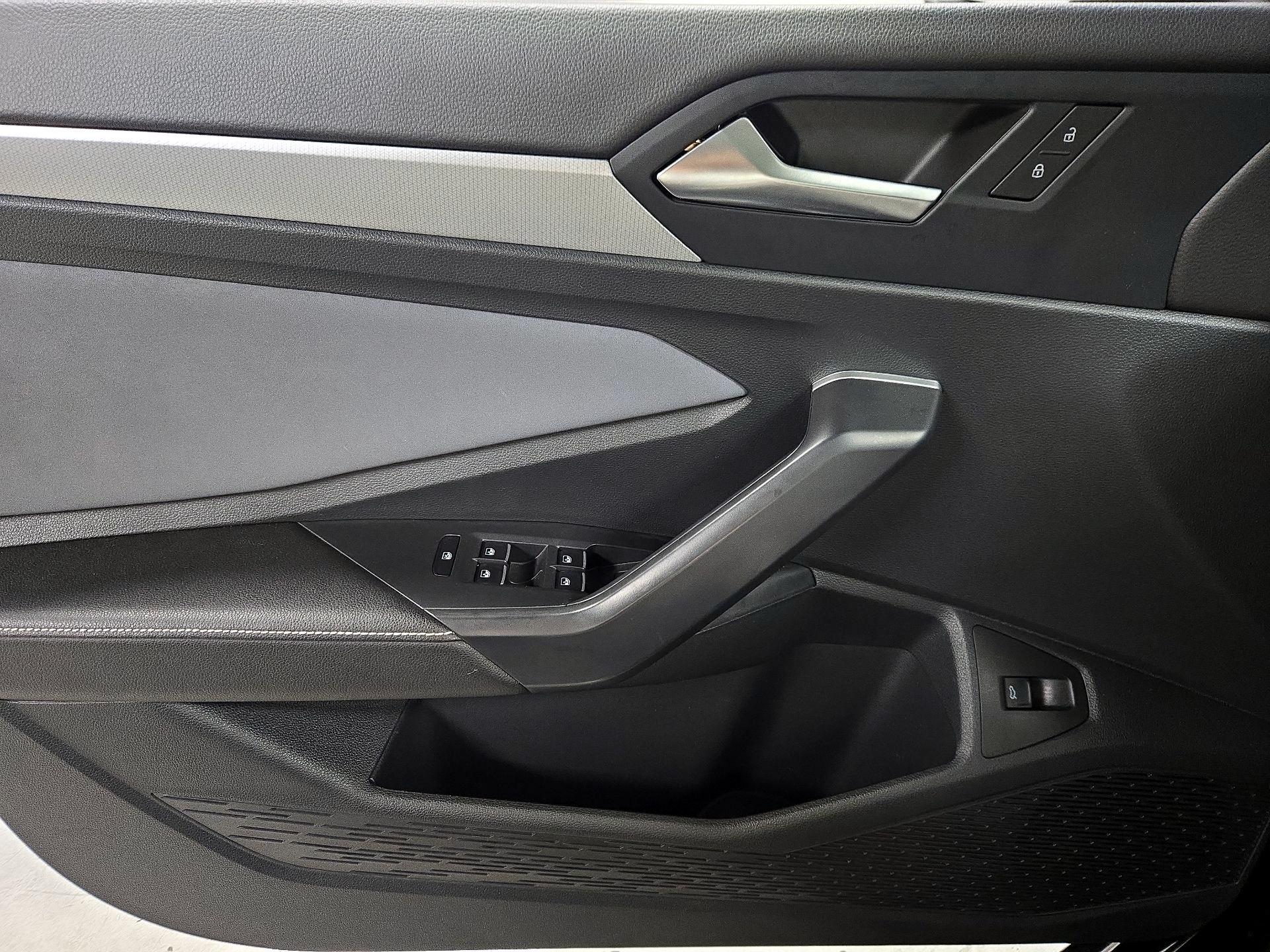 Thumbnail: 2025 Volkswagen Jetta - 12