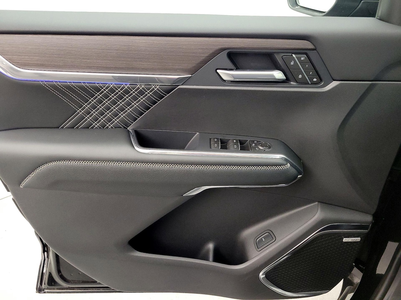 2026 GMC Acadia Denali - Photo 13