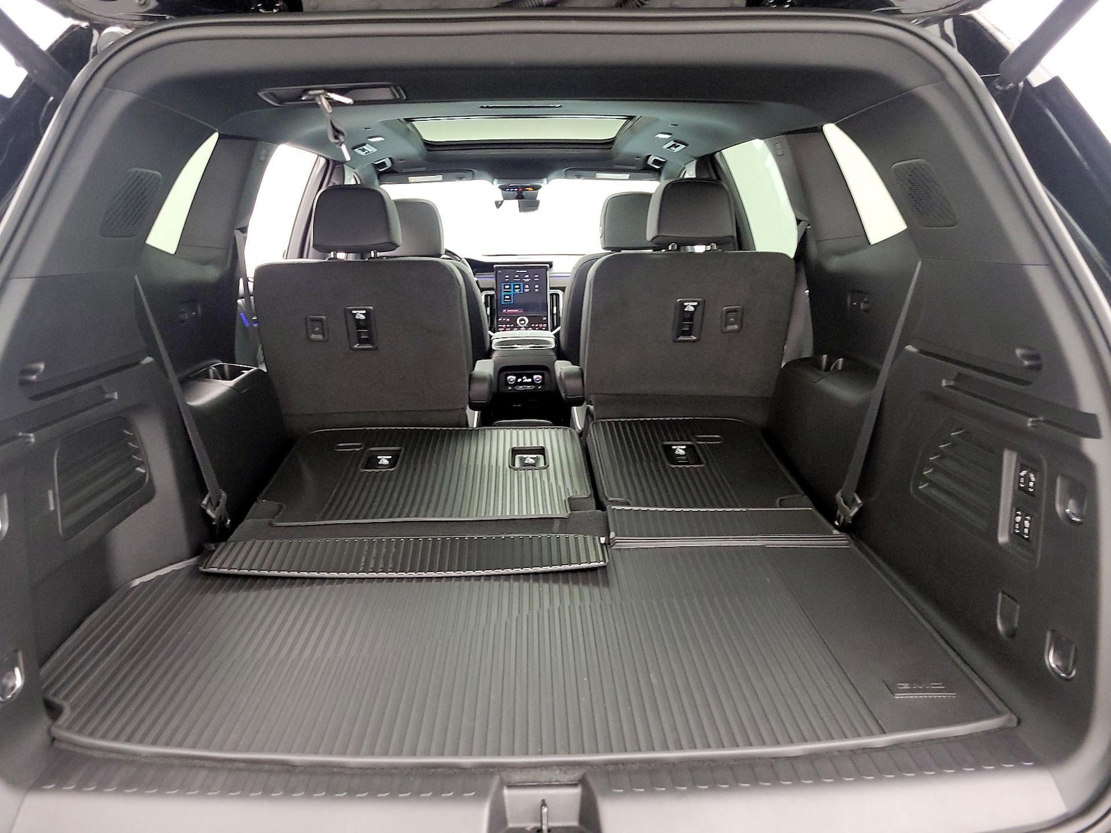 2026 GMC Acadia Denali - Photo 25