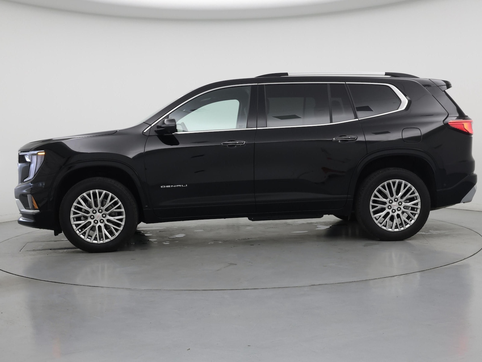 2026 GMC Acadia Denali - Photo 4