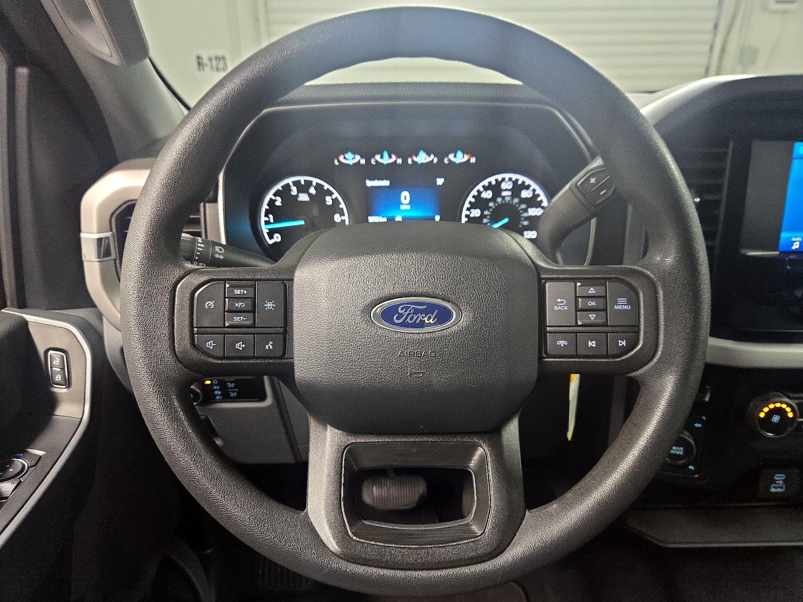 2023 Ford F-150 XLT - Photo 11