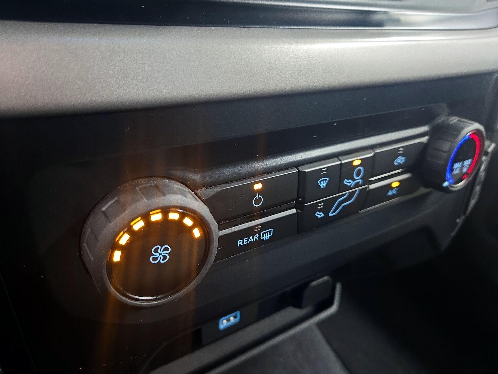 2023 Ford F-150 XLT - Photo 17