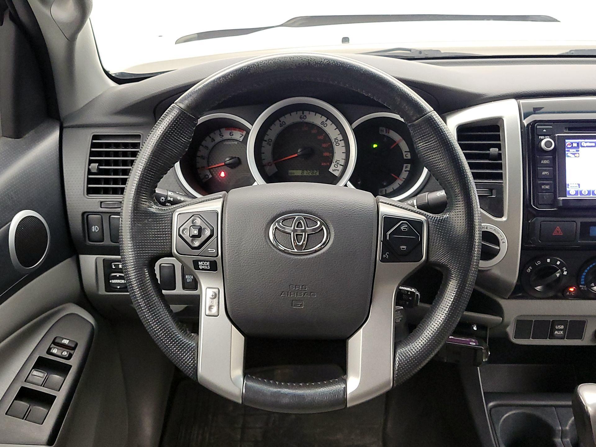 Thumbnail: 2014 Toyota Tacoma - 10