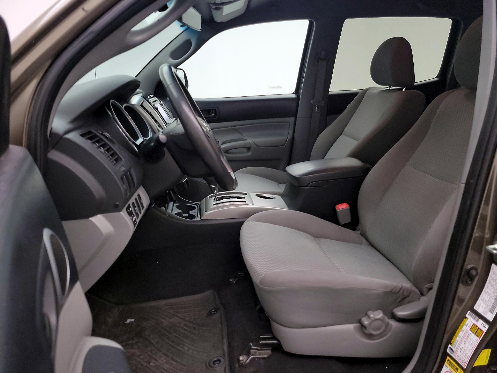 Thumbnail: 2014 Toyota Tacoma - 11