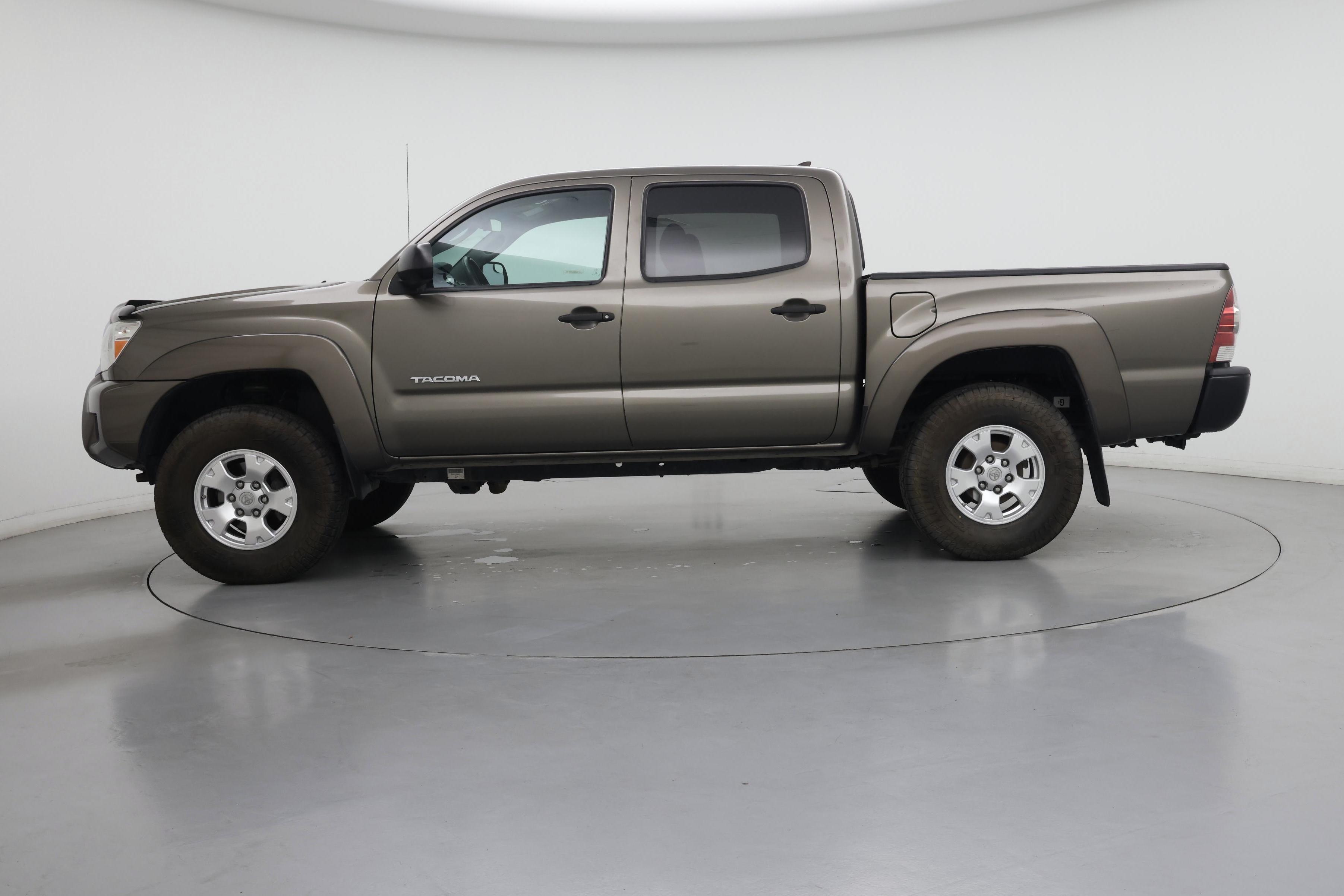 Thumbnail: 2014 Toyota Tacoma - 3