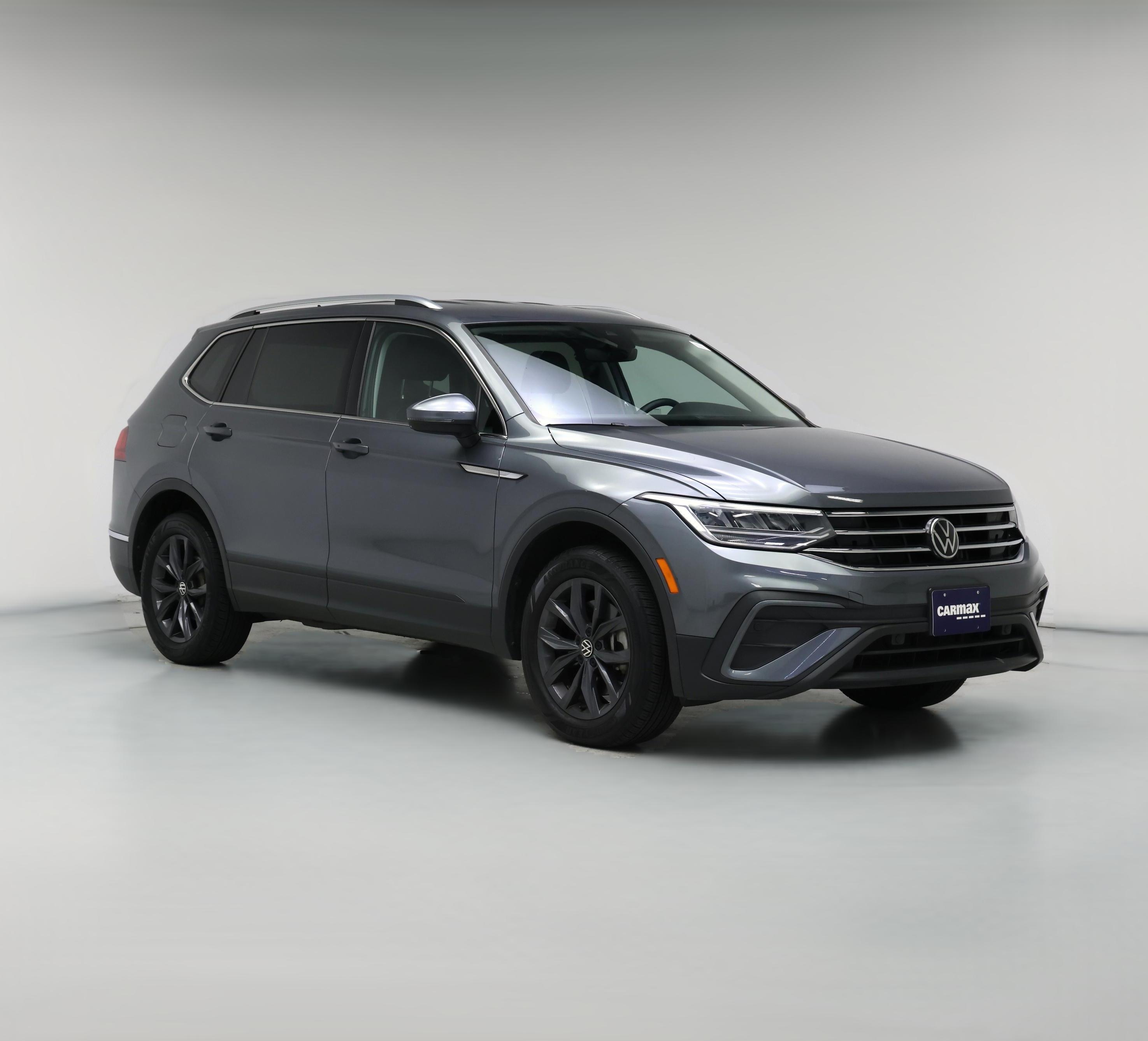 Thumbnail: 2022 Volkswagen Tiguan - 1