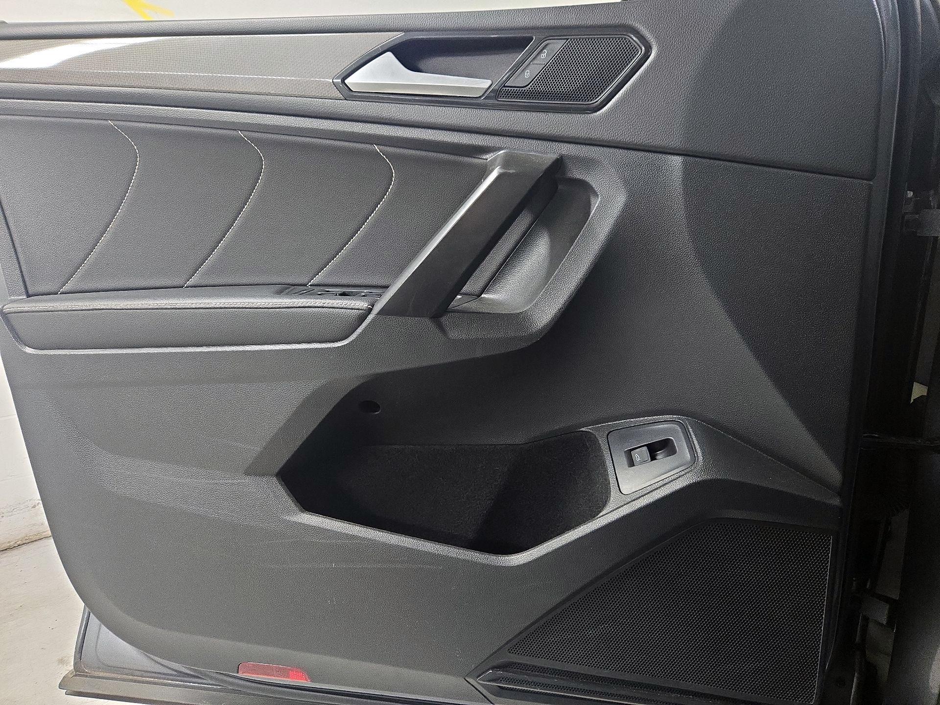 Thumbnail: 2022 Volkswagen Tiguan - 12