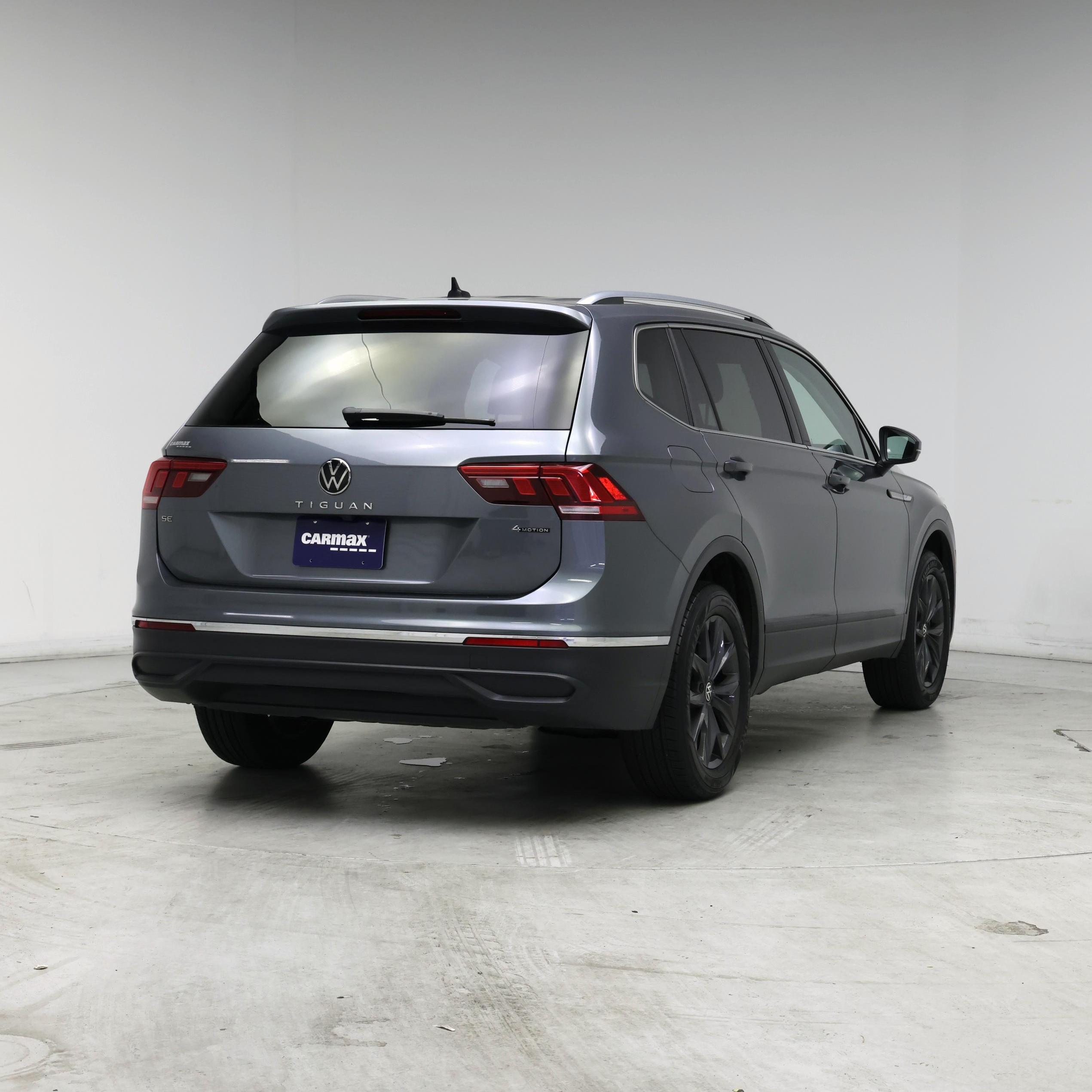 Thumbnail: 2022 Volkswagen Tiguan - 8