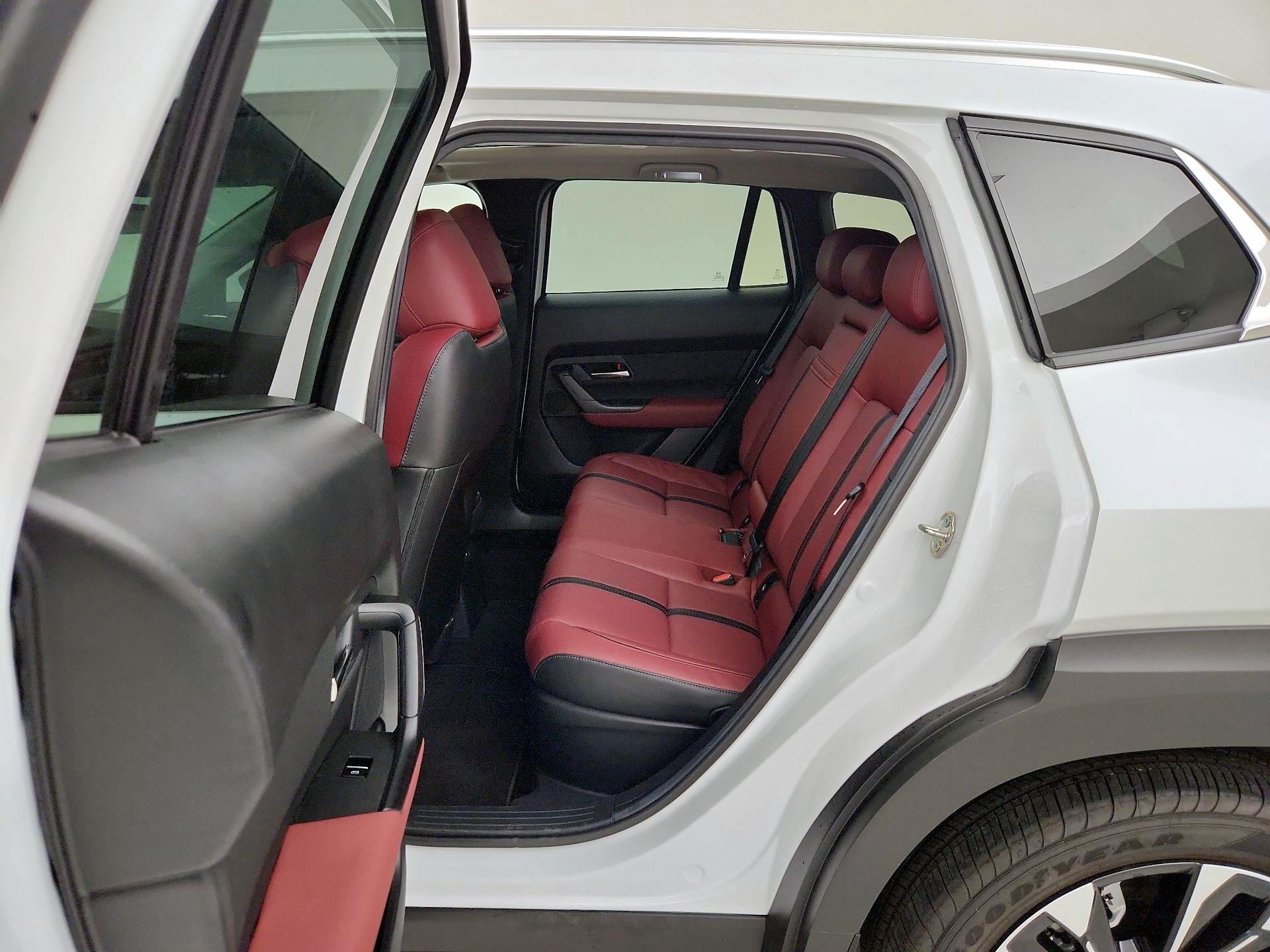 Thumbnail: 2025 Mazda CX-50 - 20