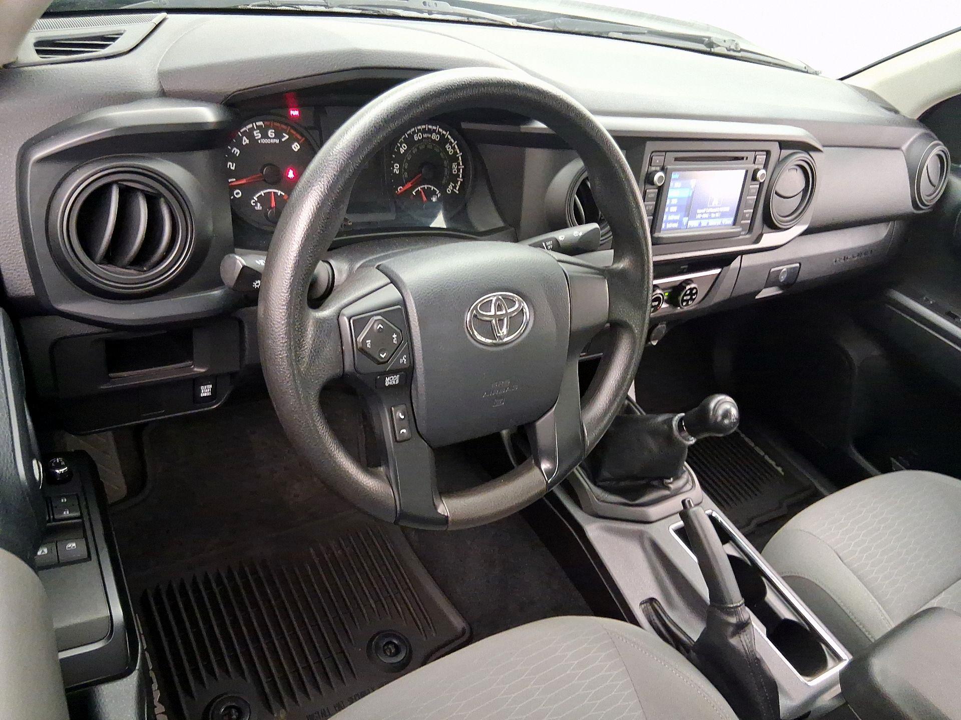 Thumbnail: 2016 Toyota Tacoma - 9