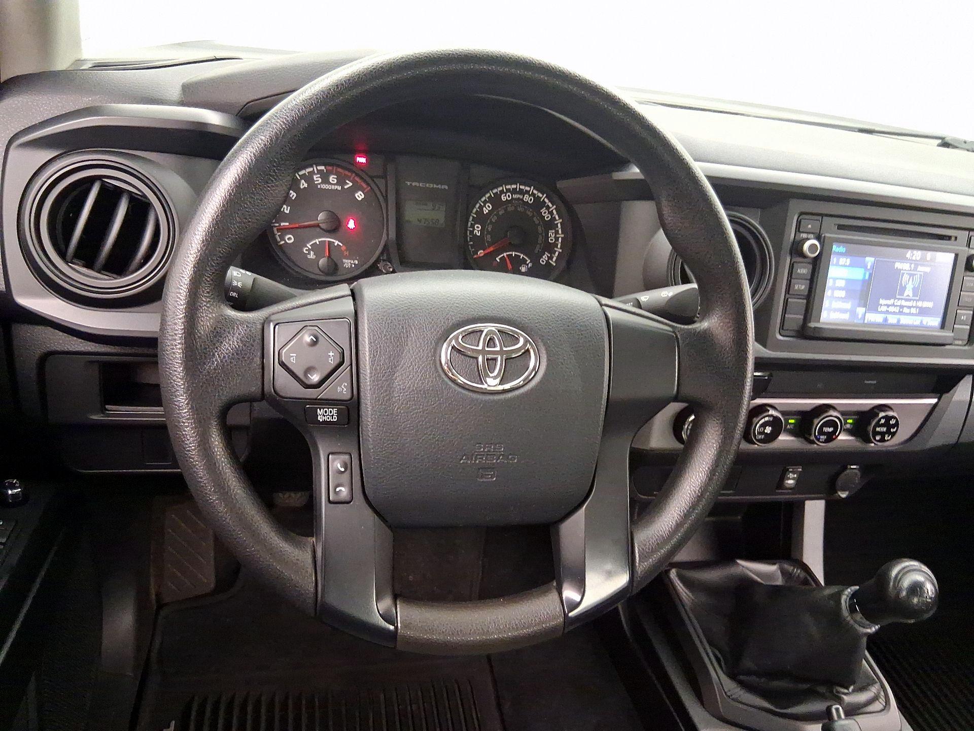 Thumbnail: 2016 Toyota Tacoma - 10