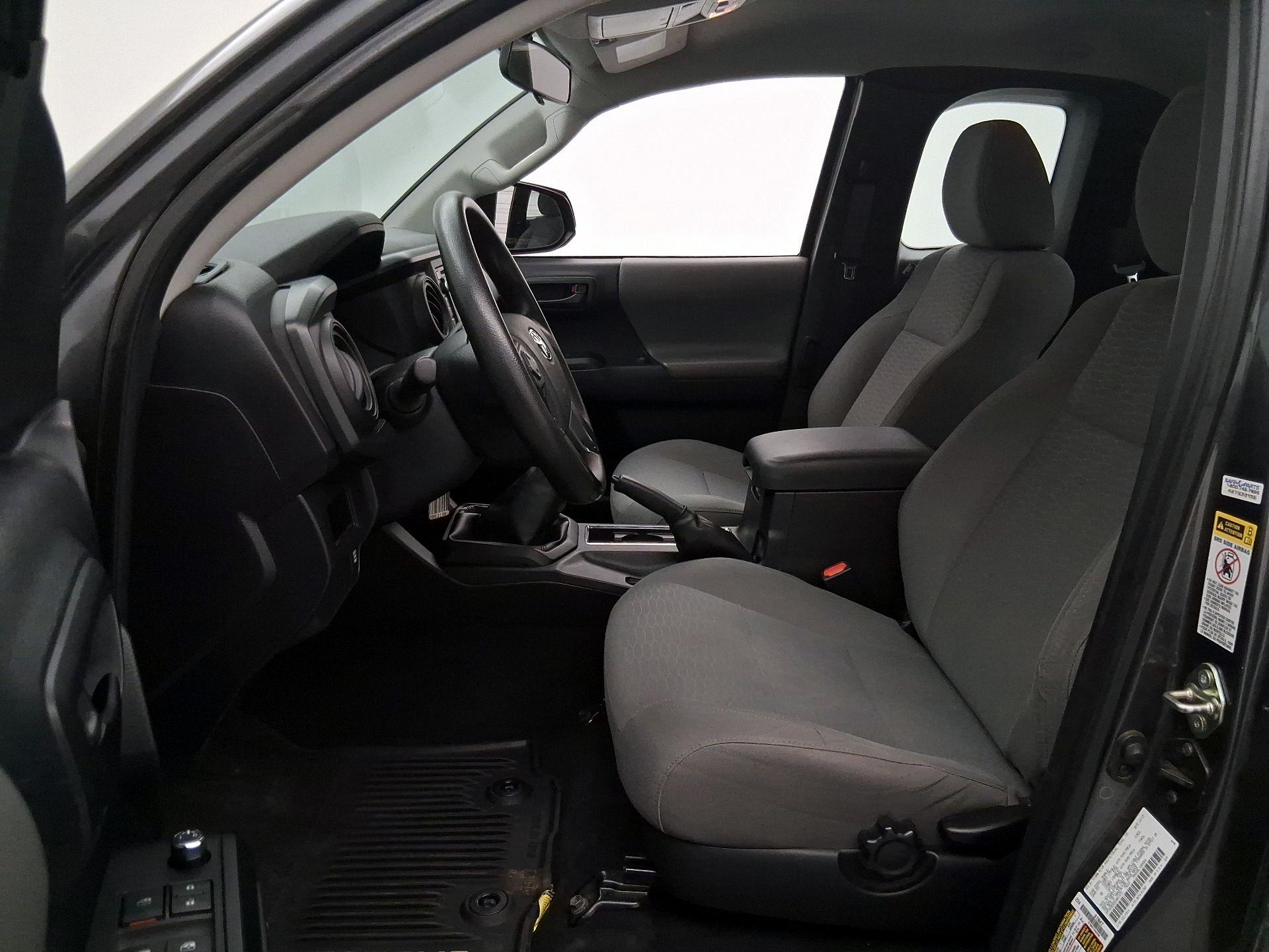 Thumbnail: 2016 Toyota Tacoma - 11