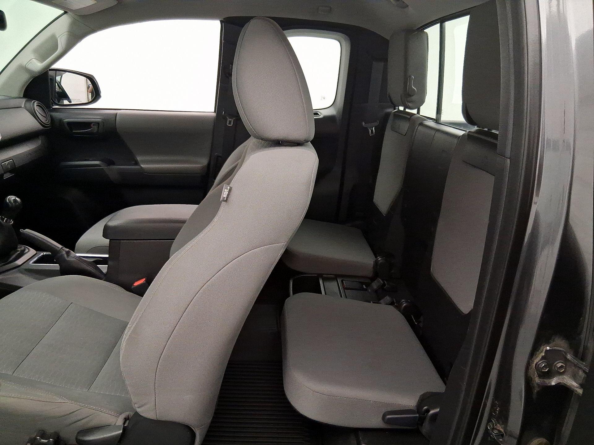 Thumbnail: 2016 Toyota Tacoma - 19