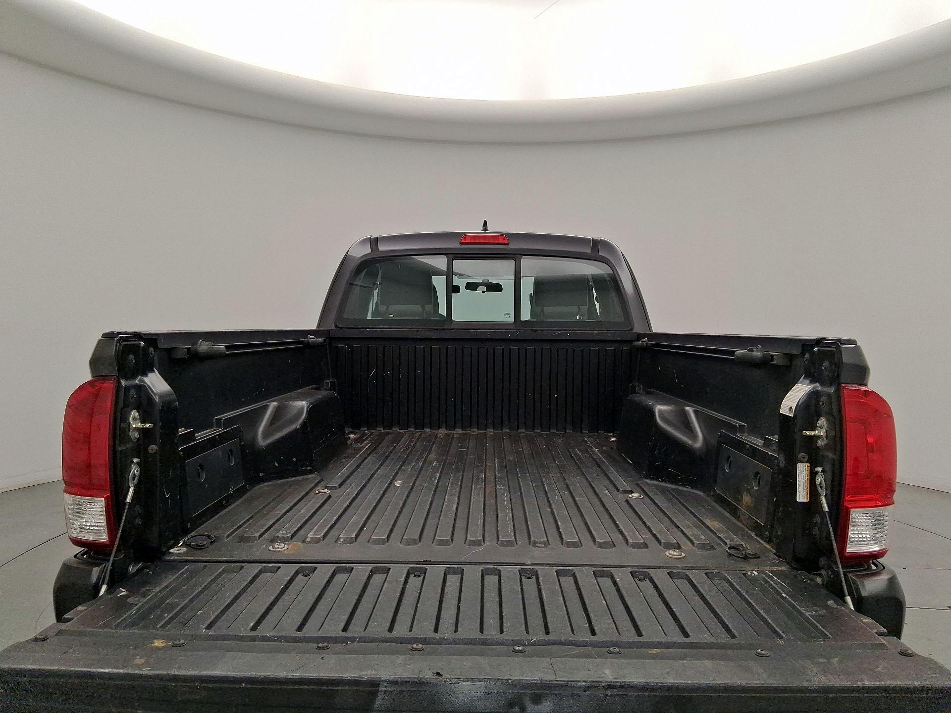 Thumbnail: 2016 Toyota Tacoma - 20