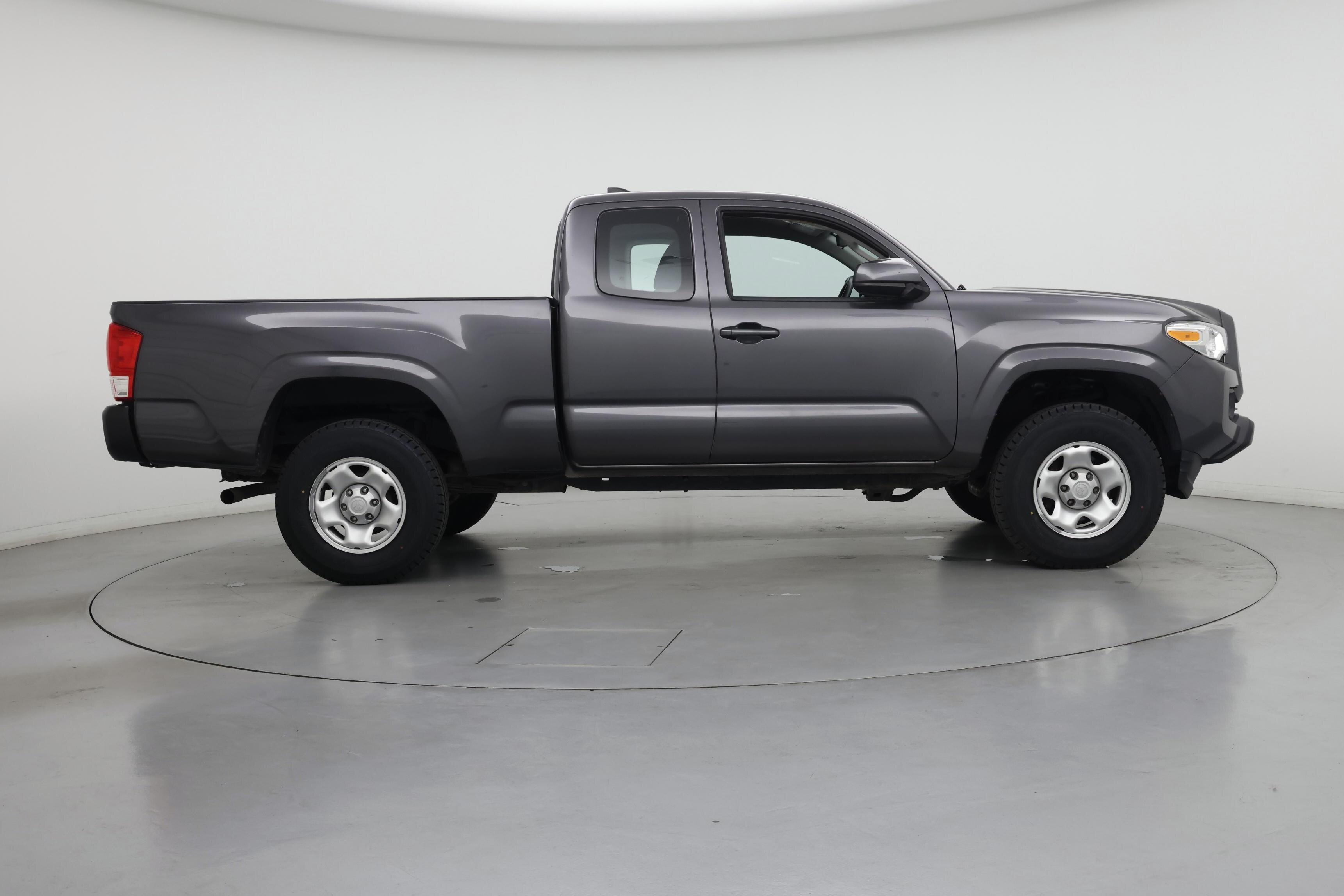 Thumbnail: 2016 Toyota Tacoma - 7