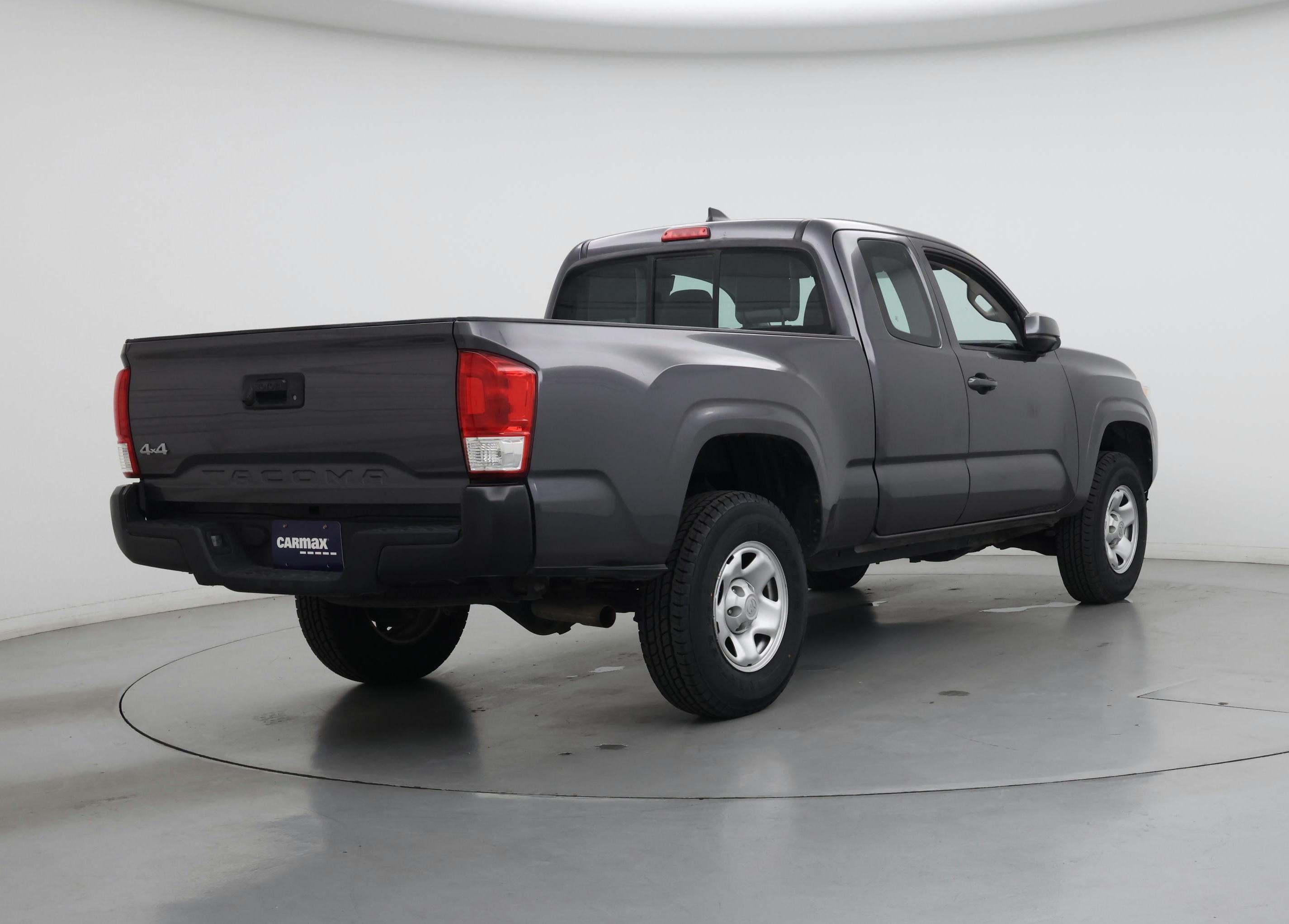 Thumbnail: 2016 Toyota Tacoma - 8
