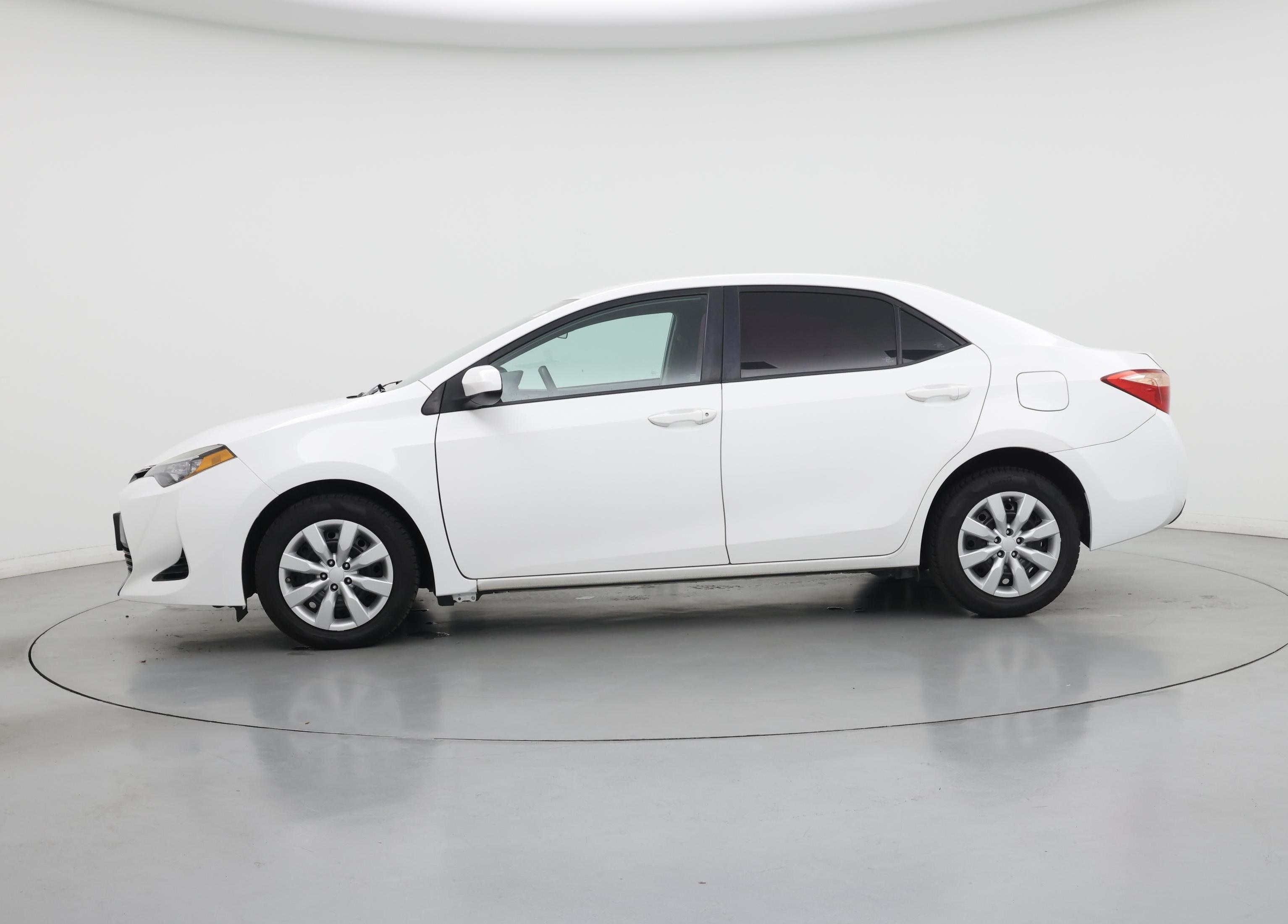 Thumbnail: 2017 Toyota Corolla - 3
