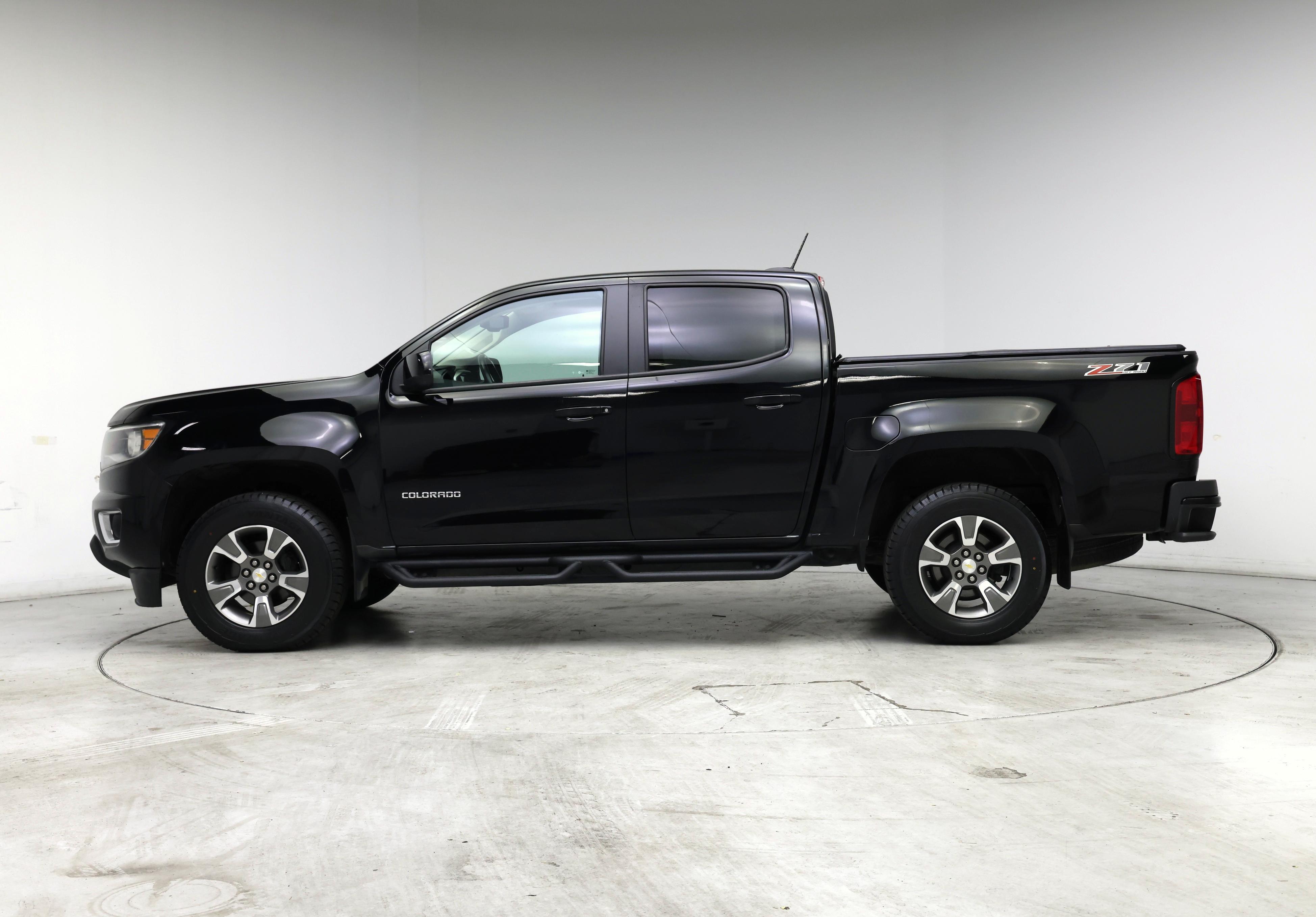 Thumbnail: 2017 Chevrolet Colorado - 3