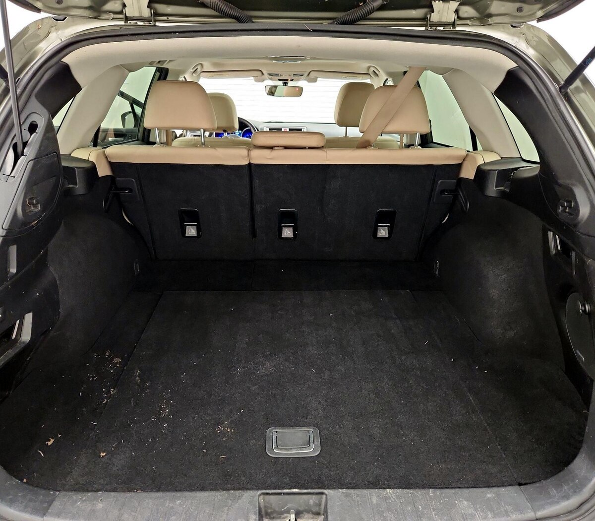 Trunk/Cargo (Seats Up)