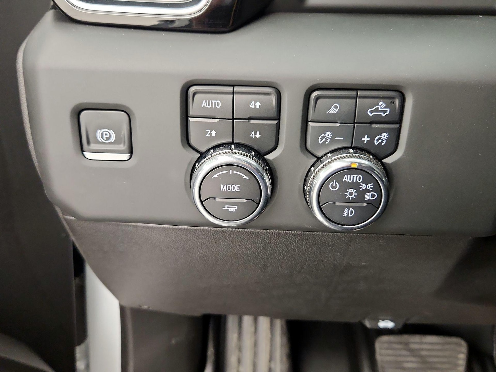 2025 GMC Sierra 3500HD Denali - Photo 14